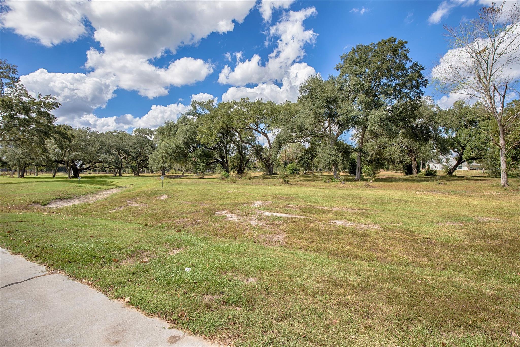 2710 Whispering Pine Drive Property Photo 15