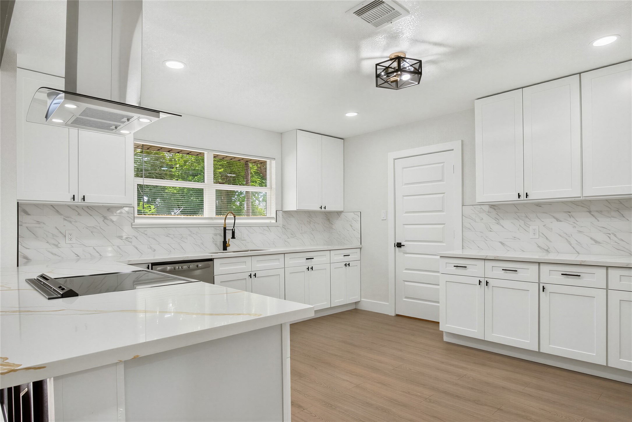 903 Rosewood Drive Property Photo 18