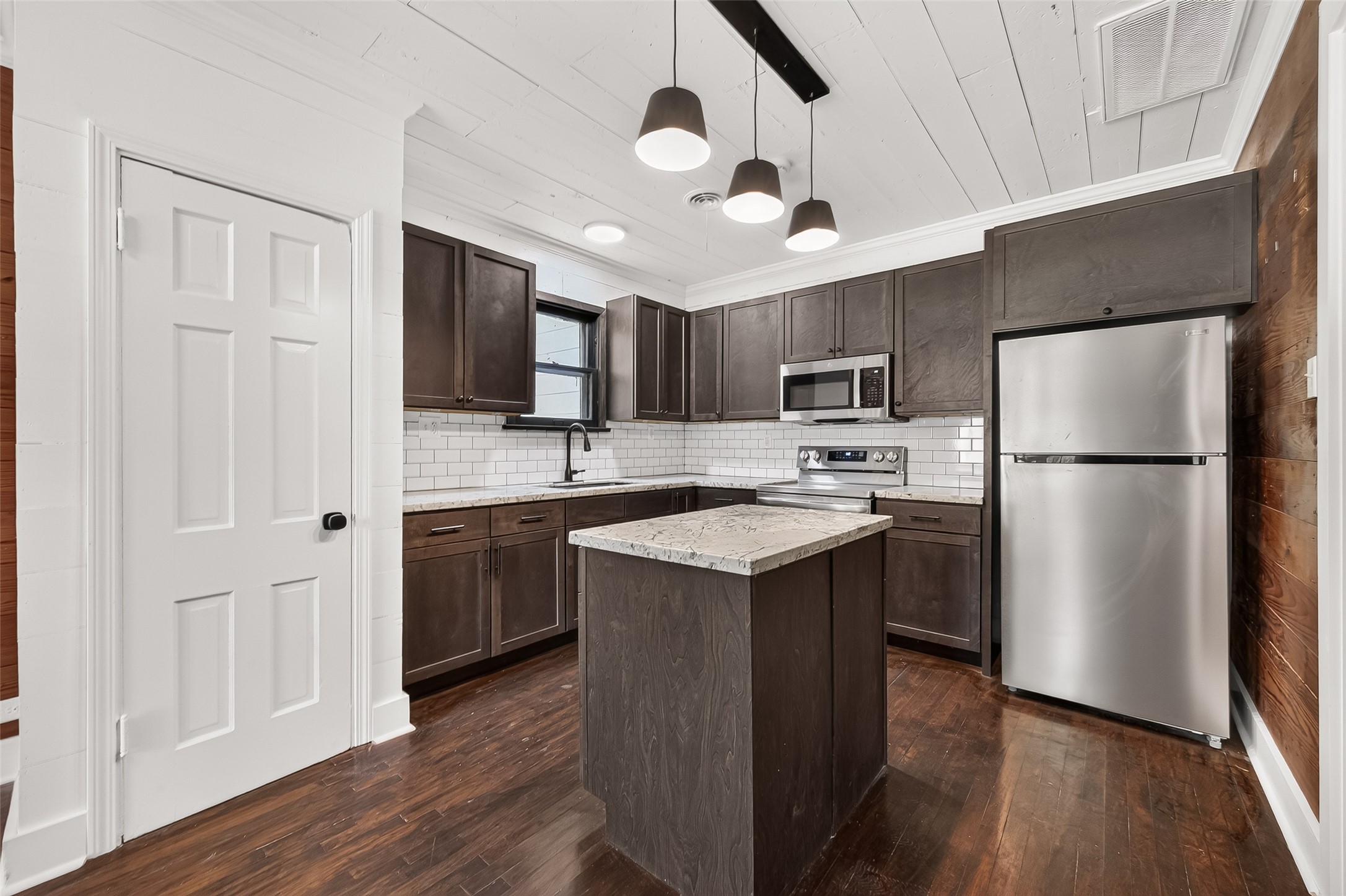 321 S Arcola Street Property Photo 11