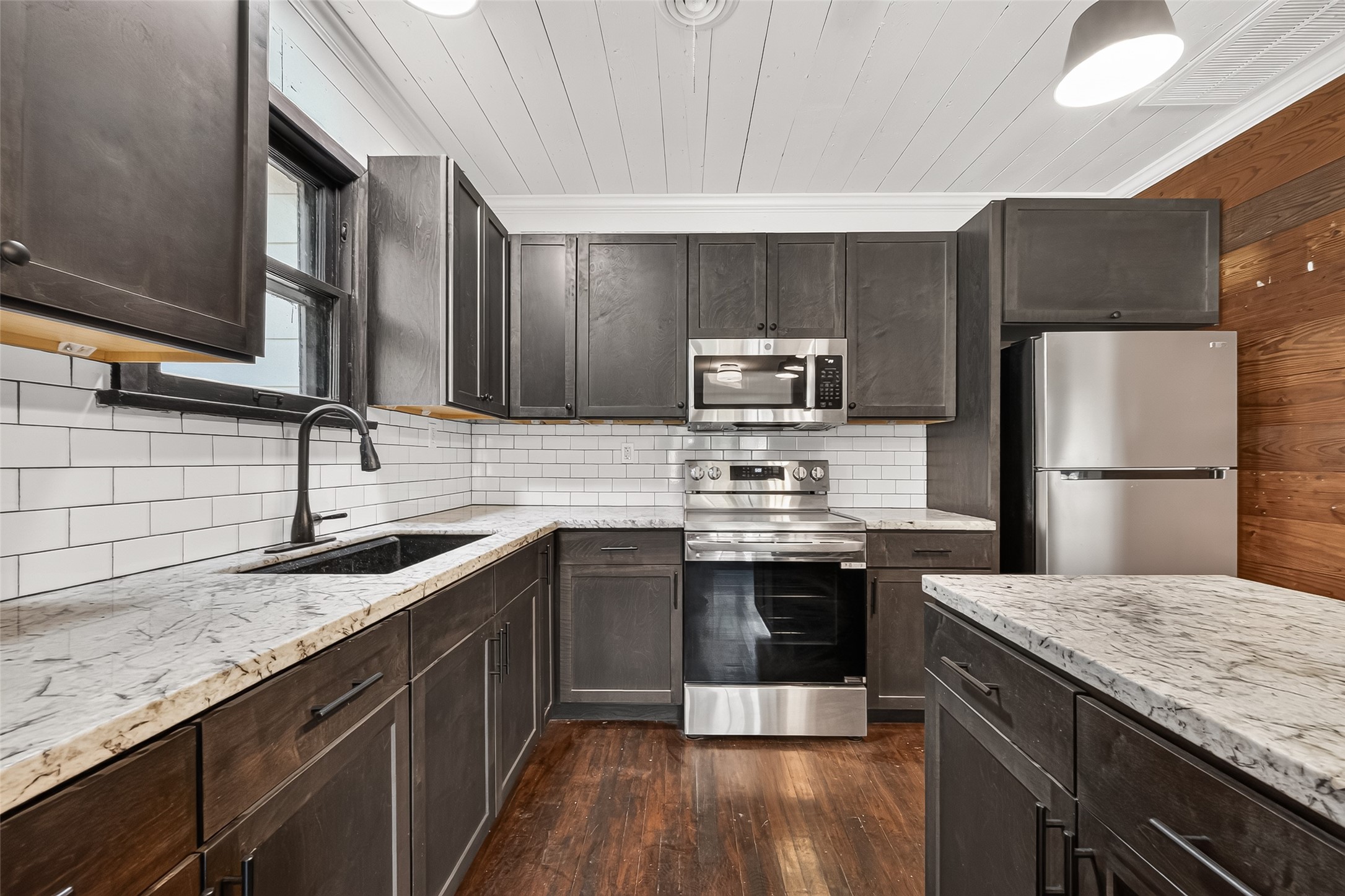 321 S Arcola Street Property Photo 13