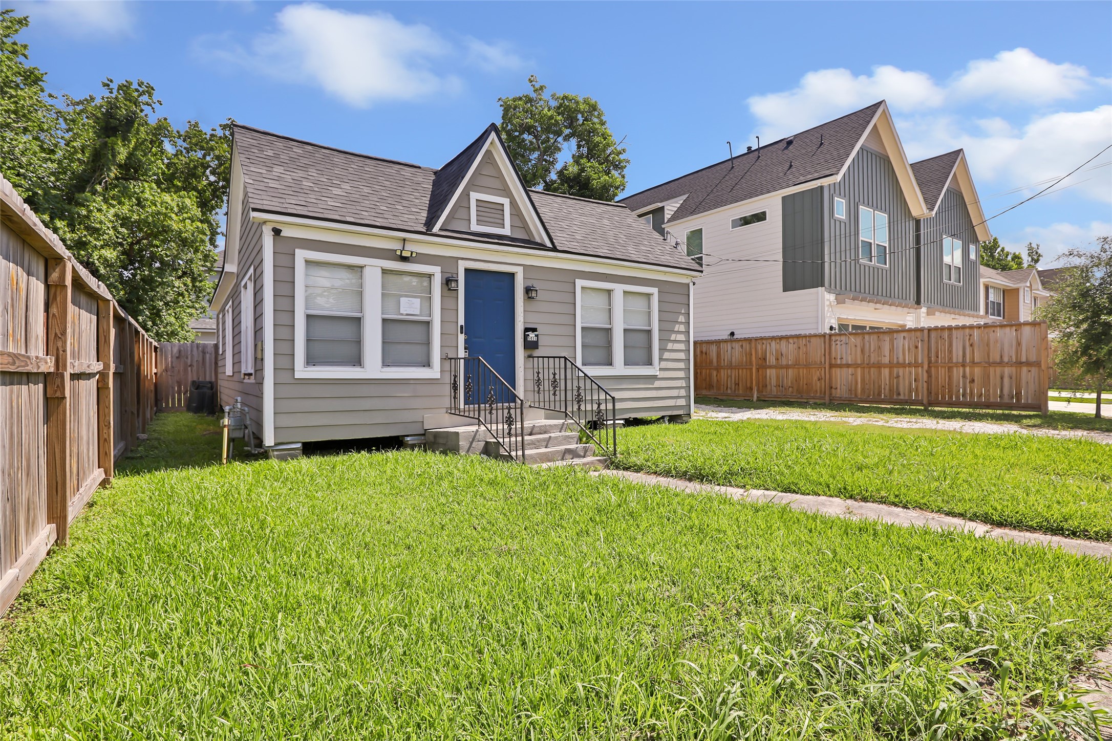 5411 Arapahoe Street Property Photo 2