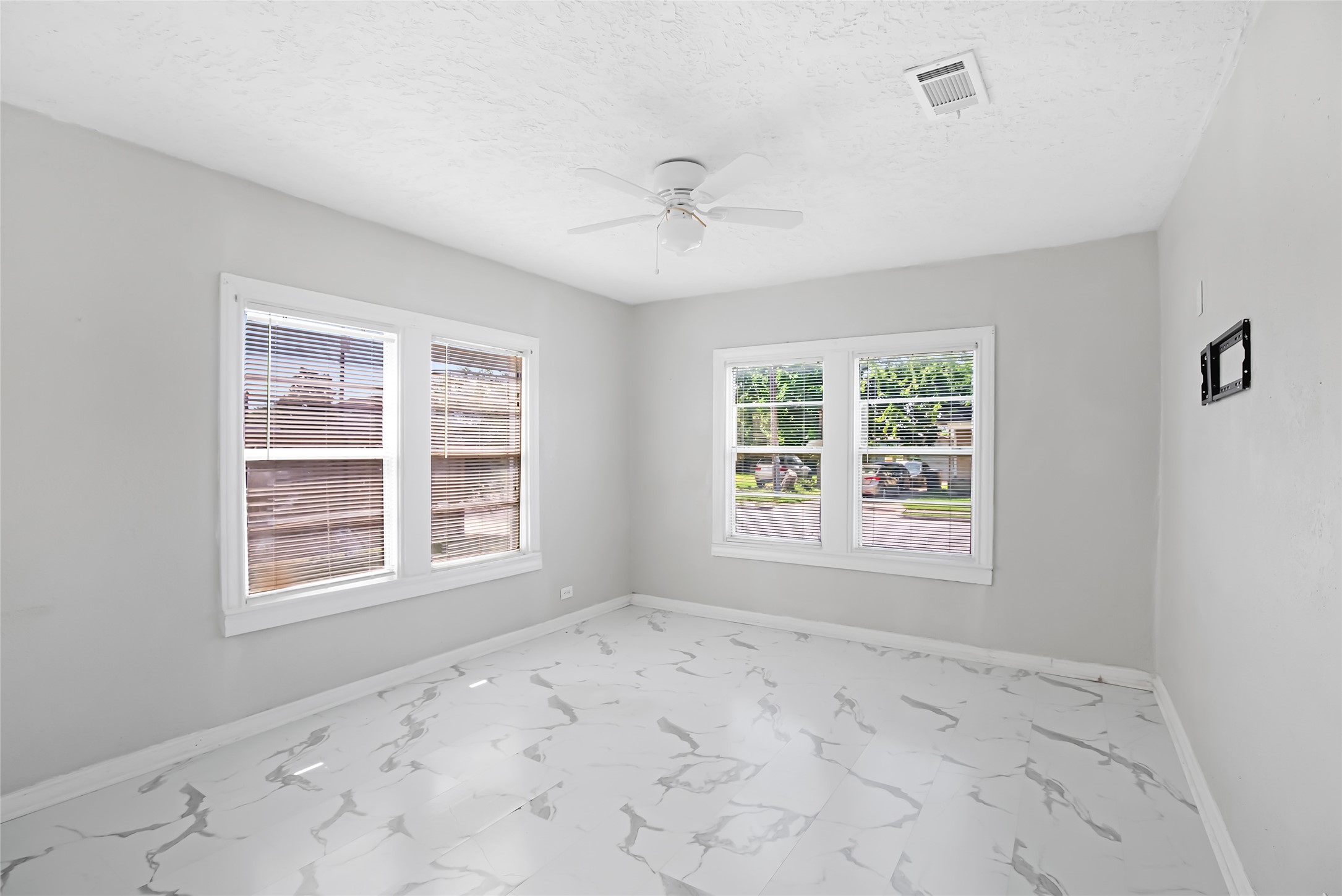 5411 Arapahoe Street Property Photo 16