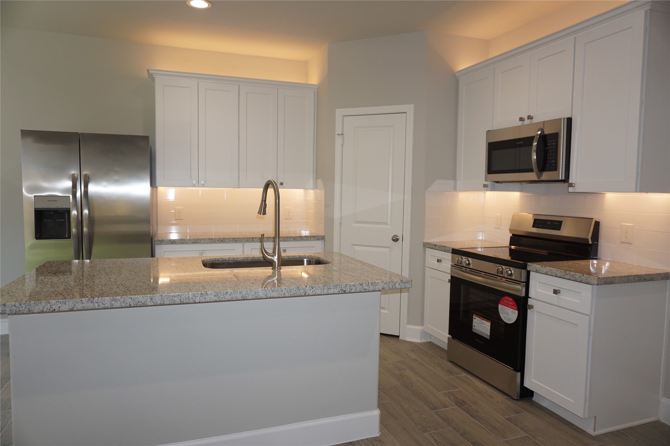 11925 Nelwood Property Photo 6
