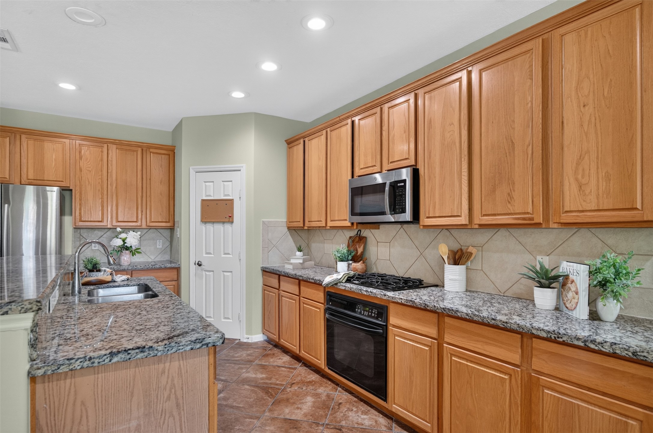 10106 Mandolin Court Property Photo 16