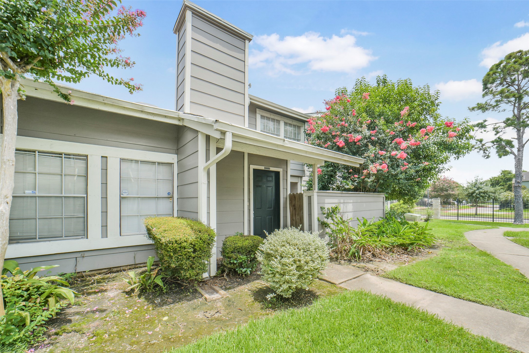6333 Shadow Tree Drive Property Photo 1