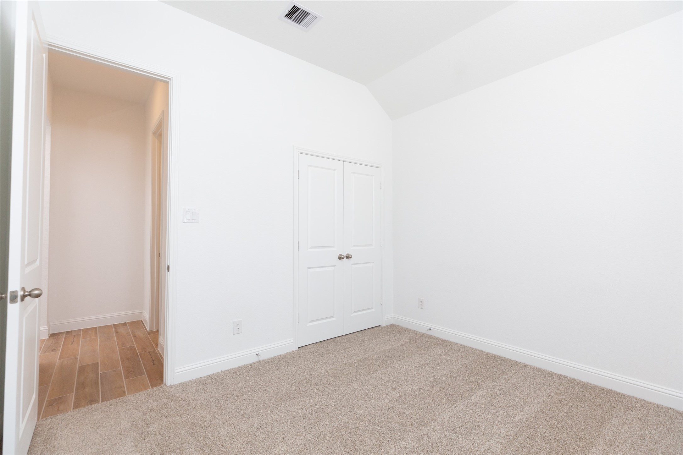 7034 Glennwick Grove Lane Property Photo 3