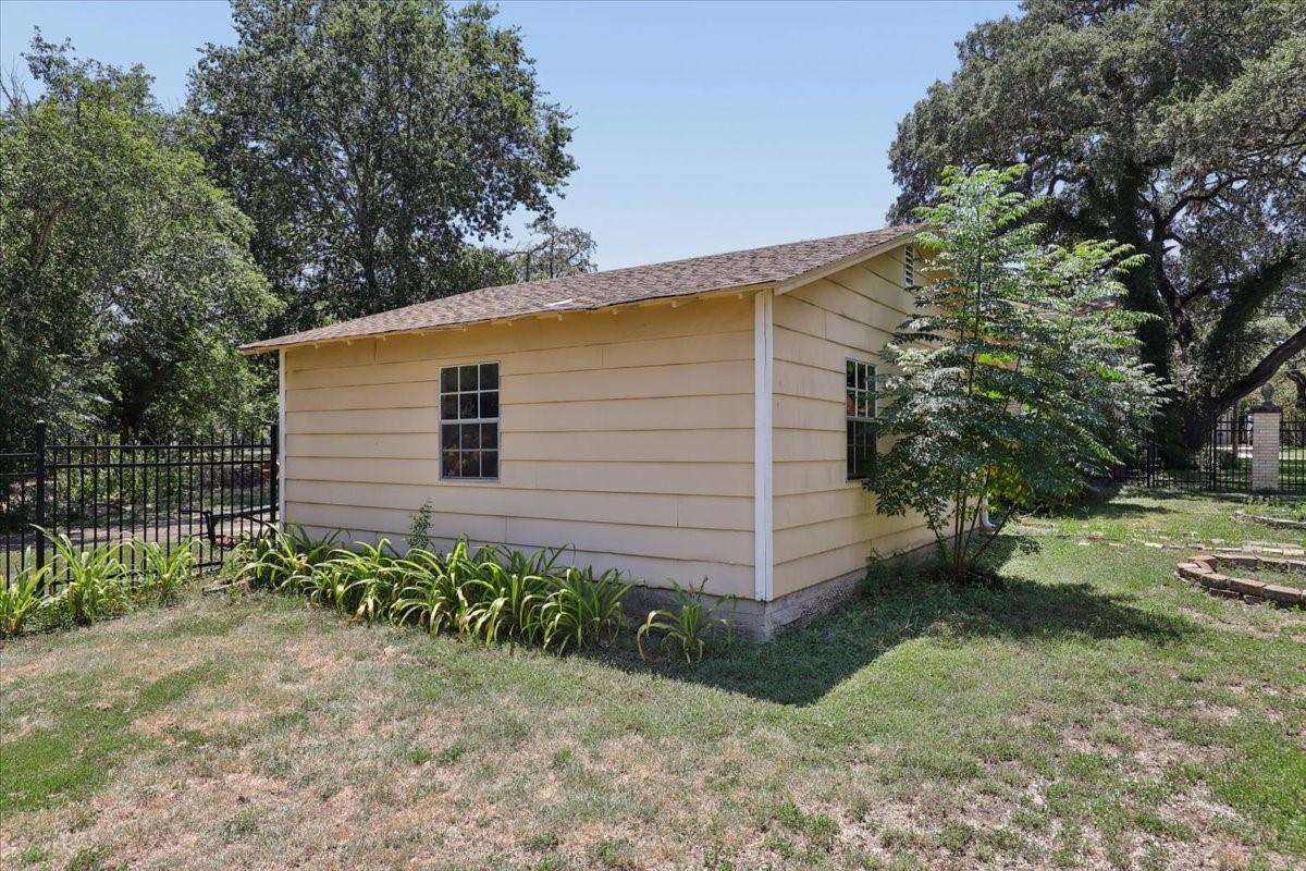 514 S Main Street, Lockhart Tx 78644 Property Photo 25