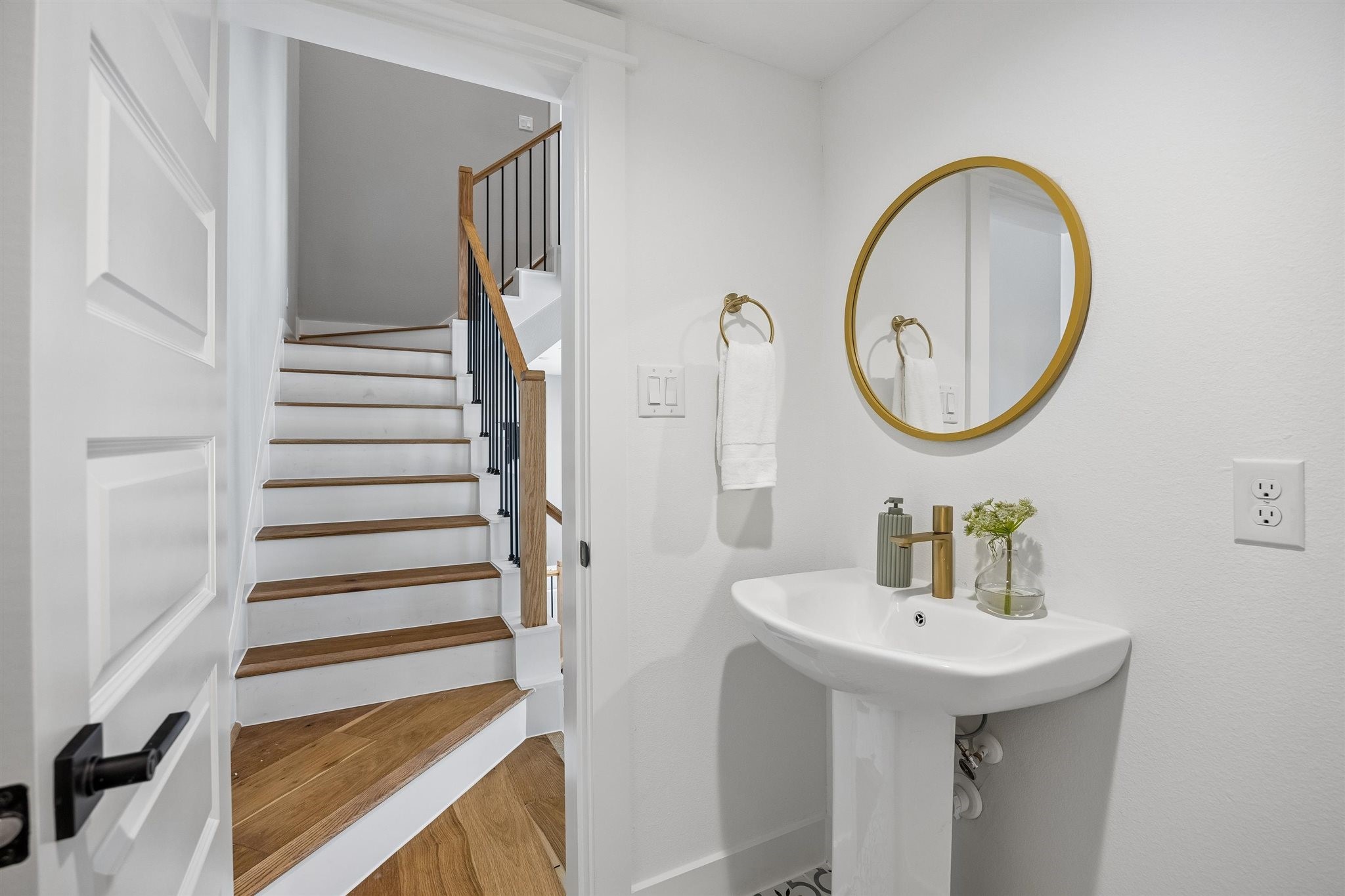 1181 W 19th Street Property Photo 19