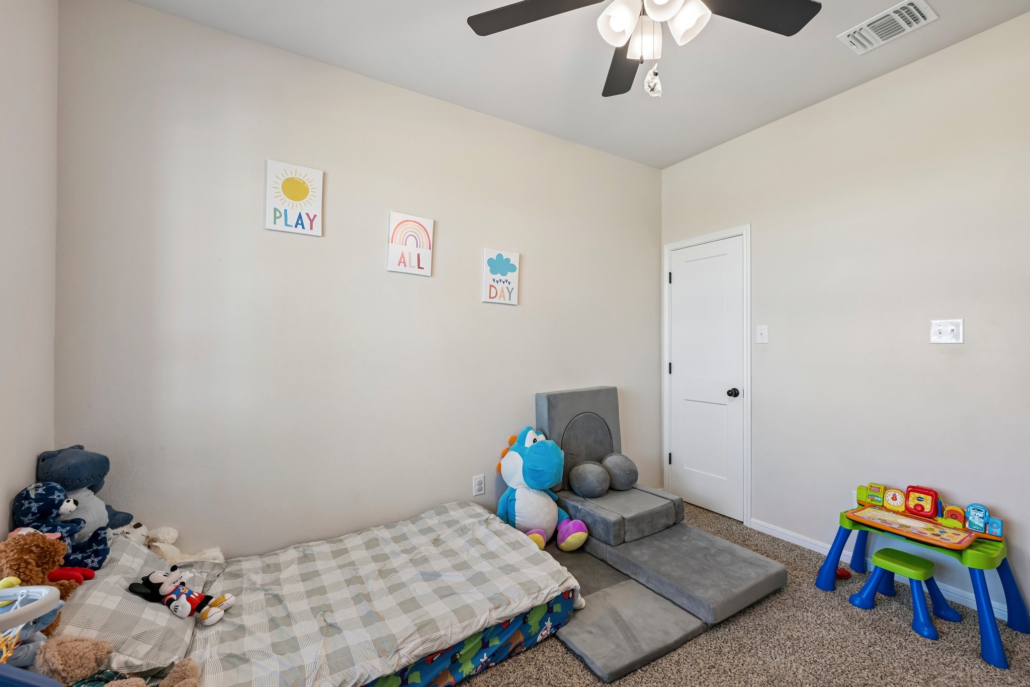 716 Killam Drive Property Photo 14