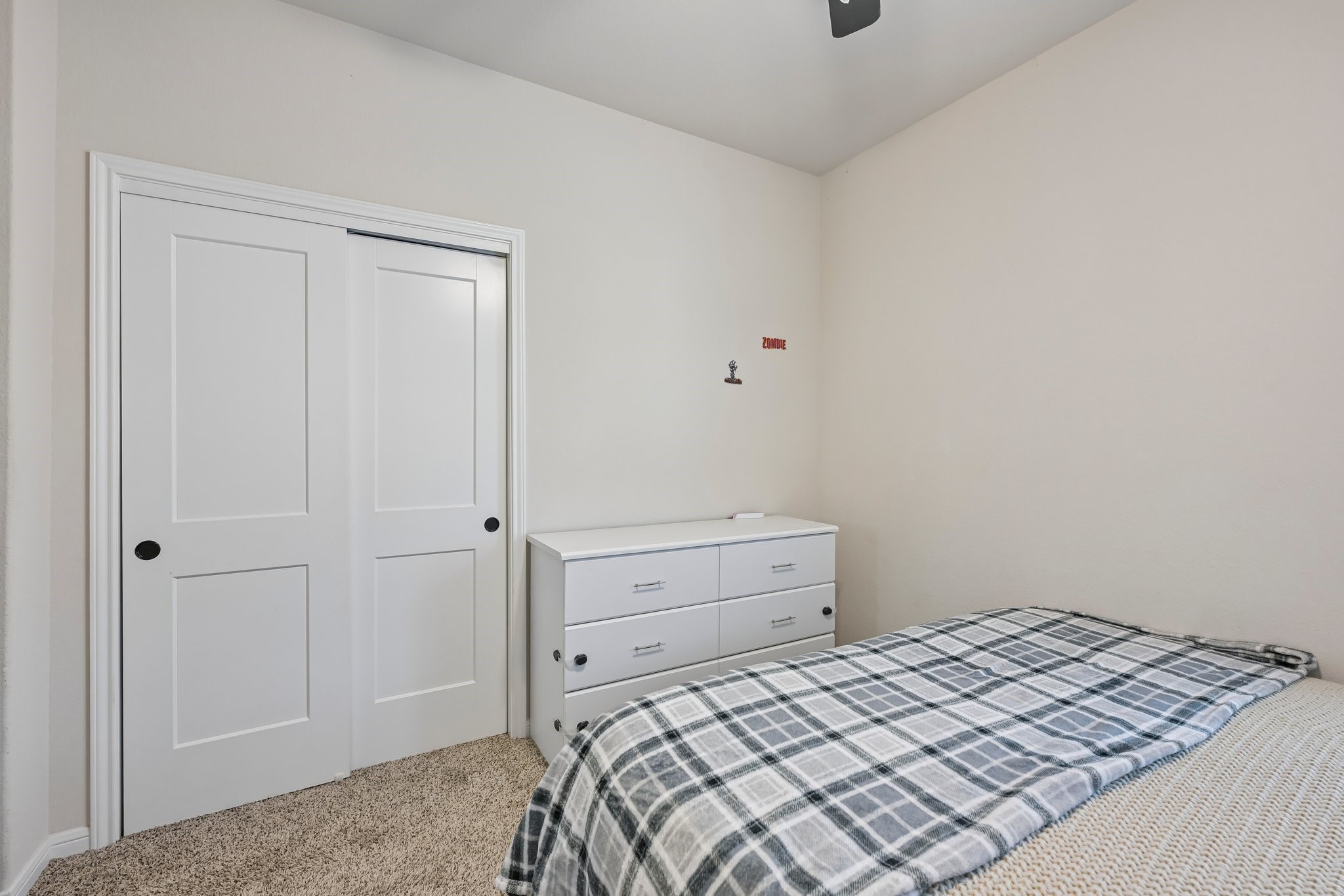 716 Killam Drive Property Photo 16