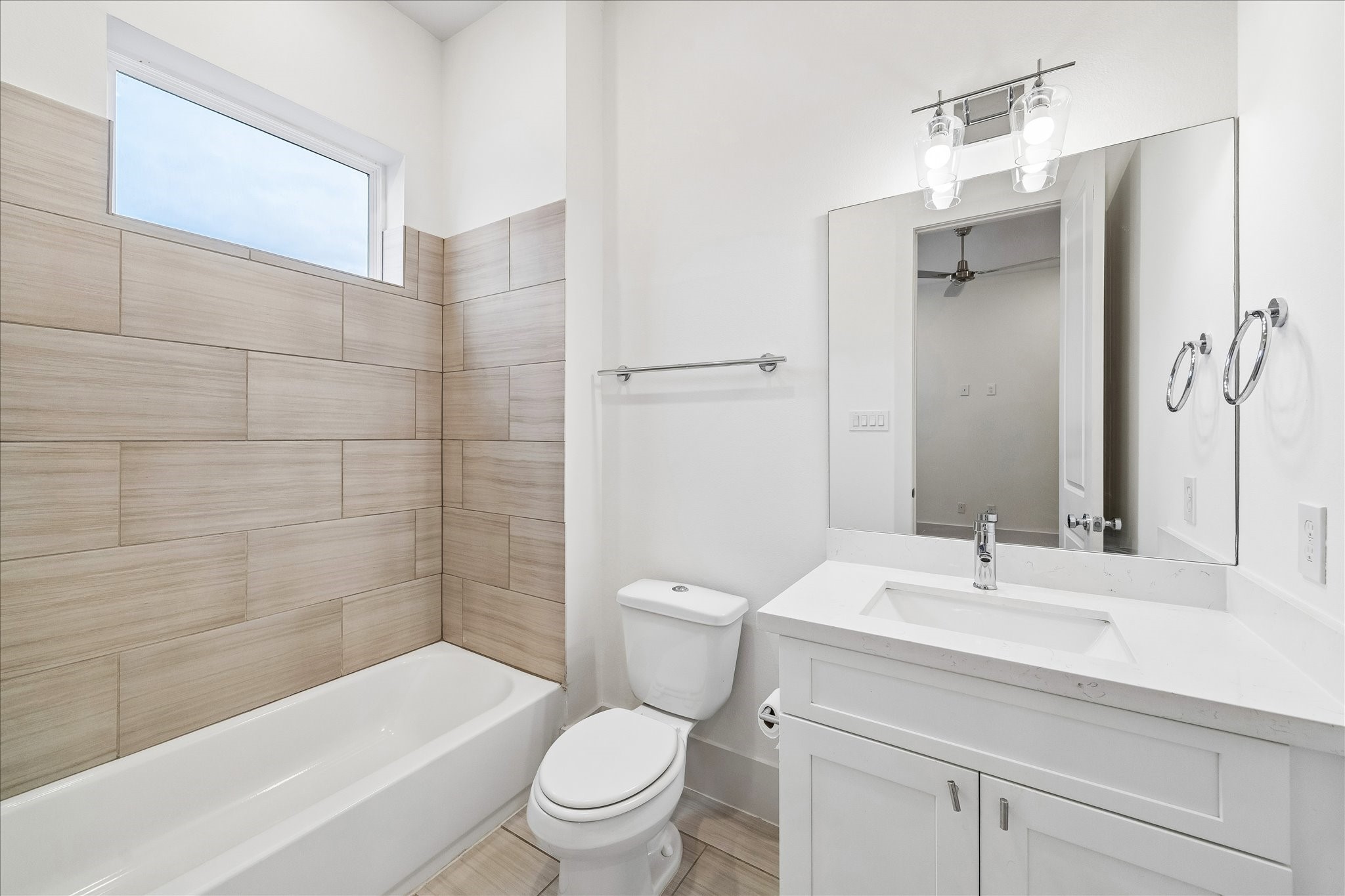 1222 W 21st Street Property Photo 4