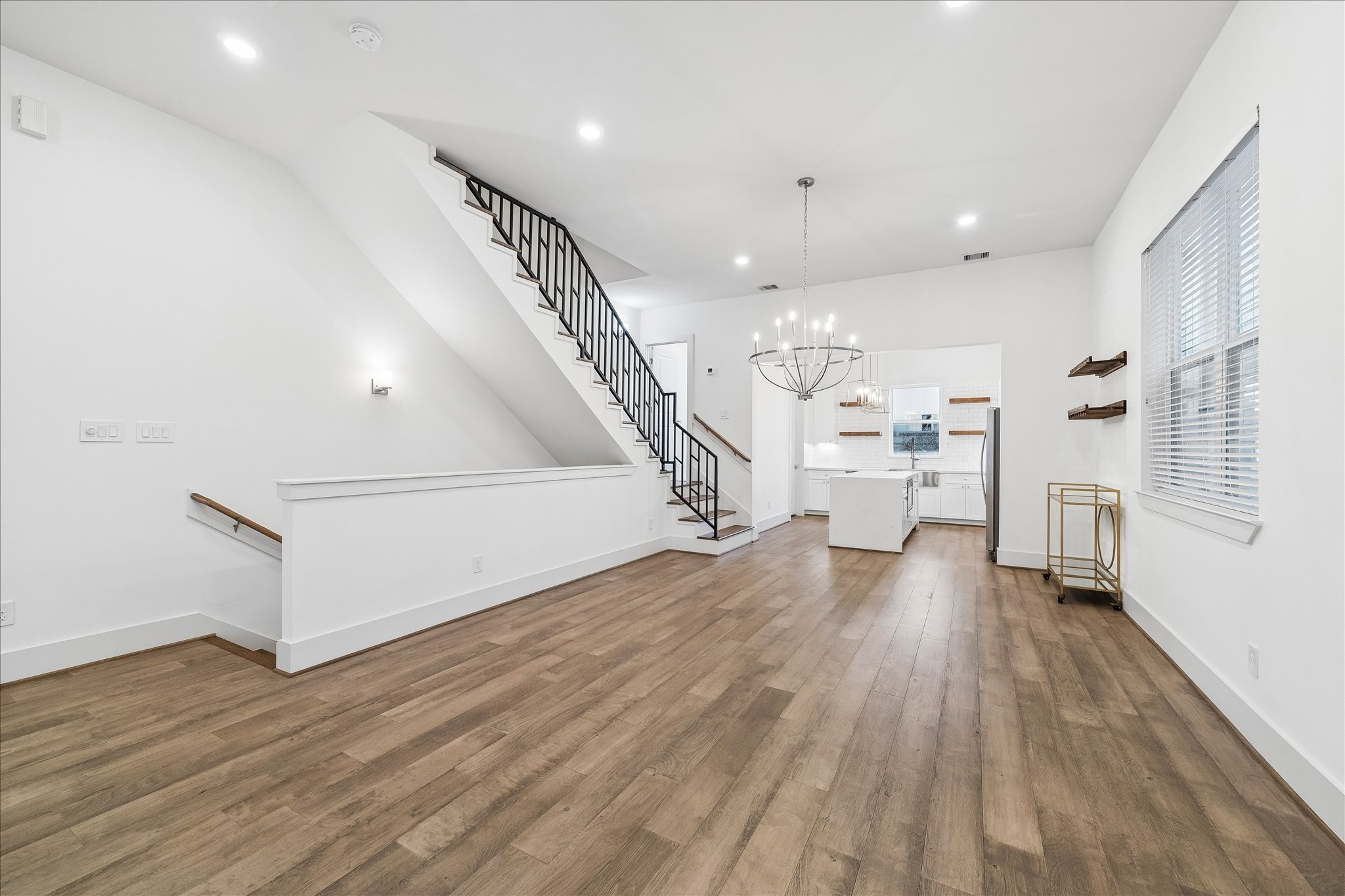 1222 W 21st Street Property Photo 6