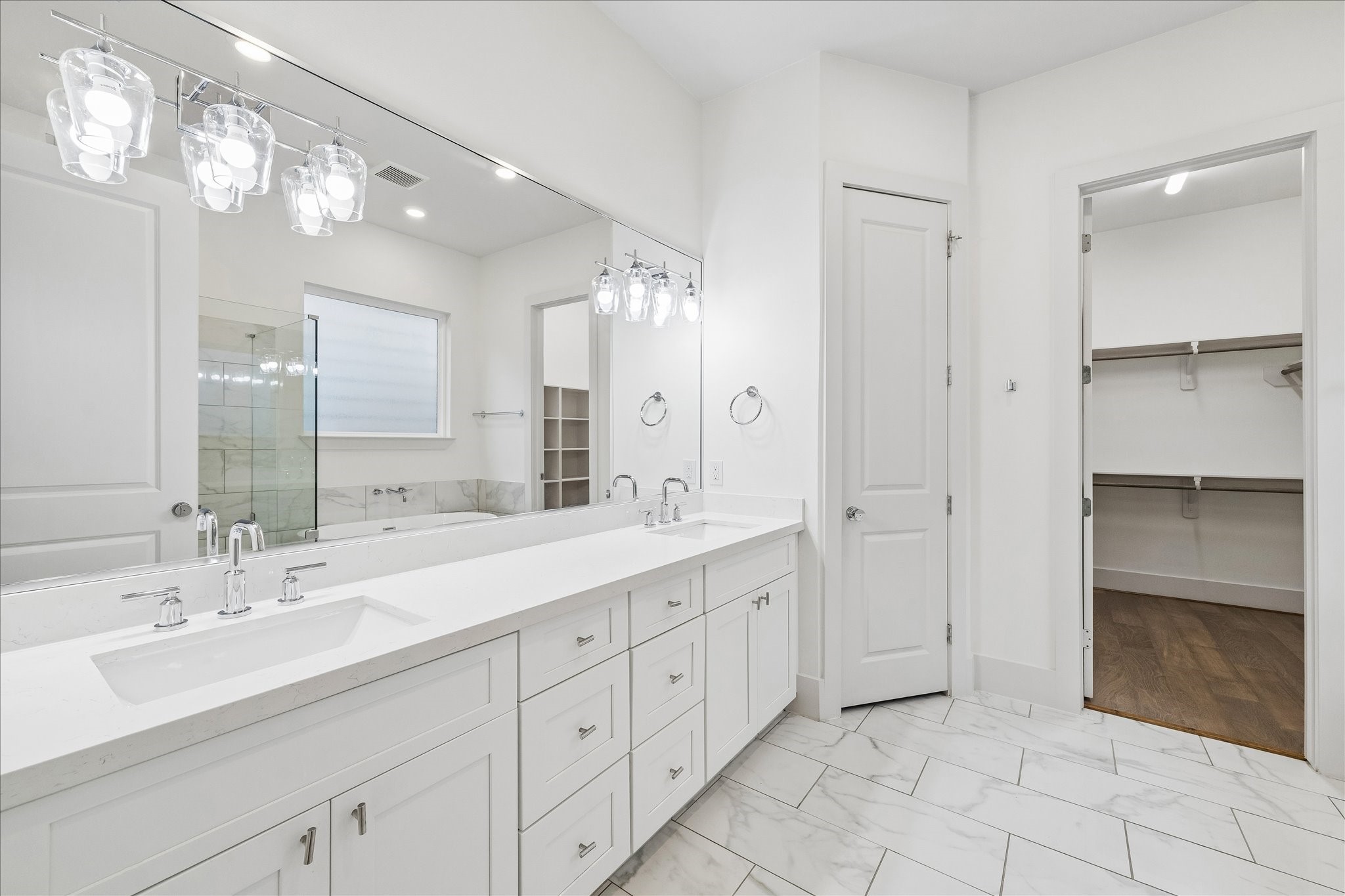 1222 W 21st Street Property Photo 12