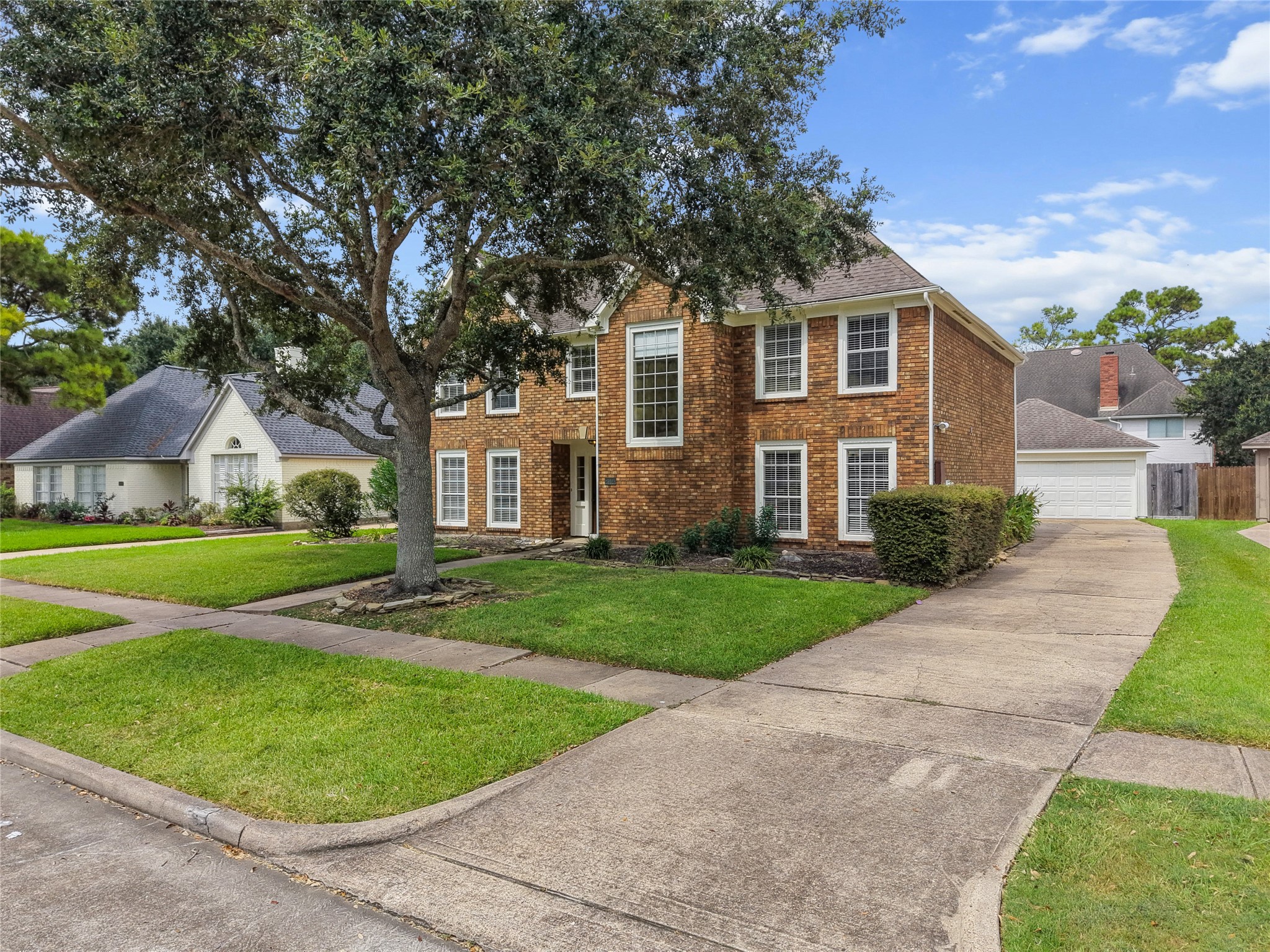 2104 Bay Hill Drive Property Photo 4