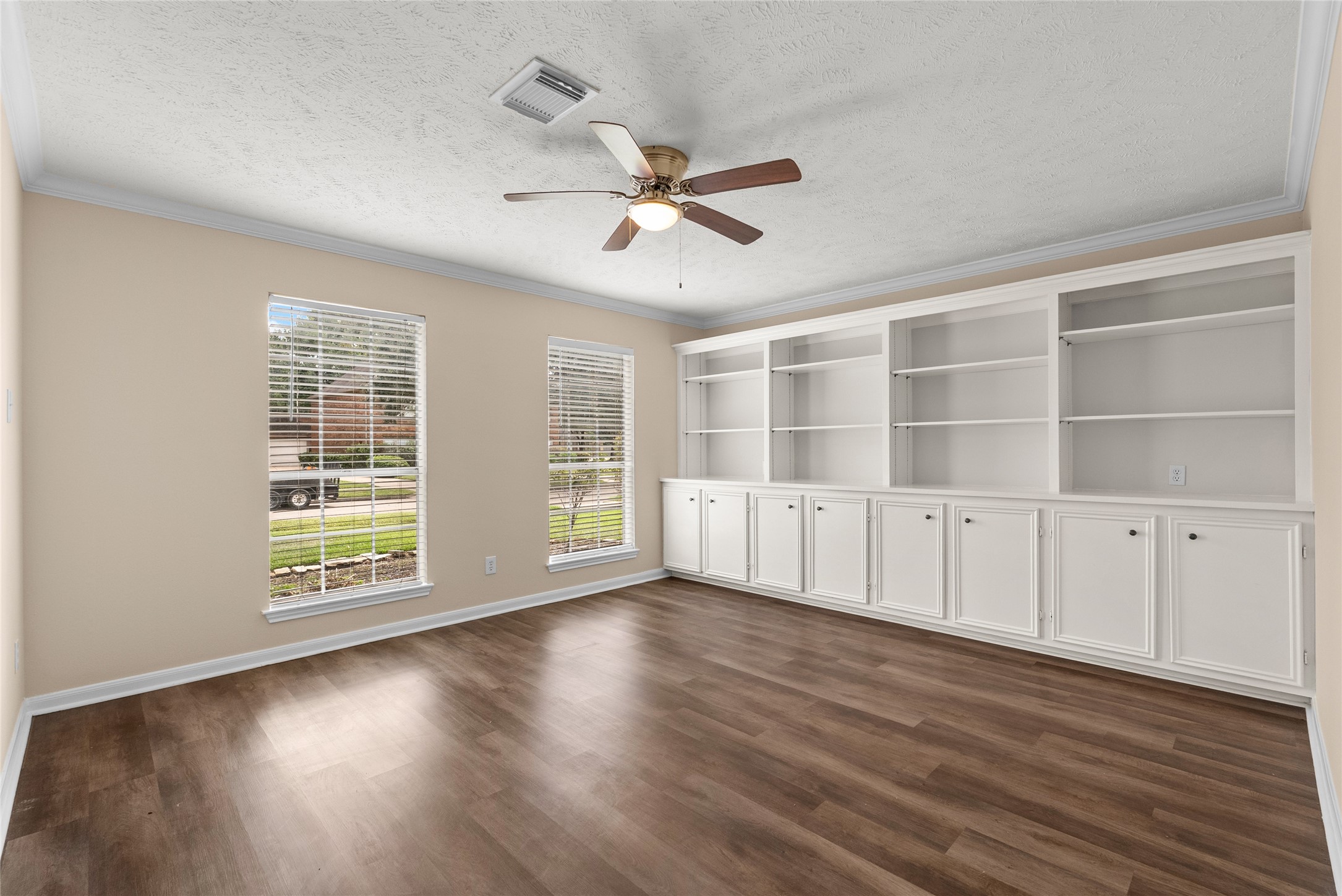 2104 Bay Hill Drive Property Photo 7
