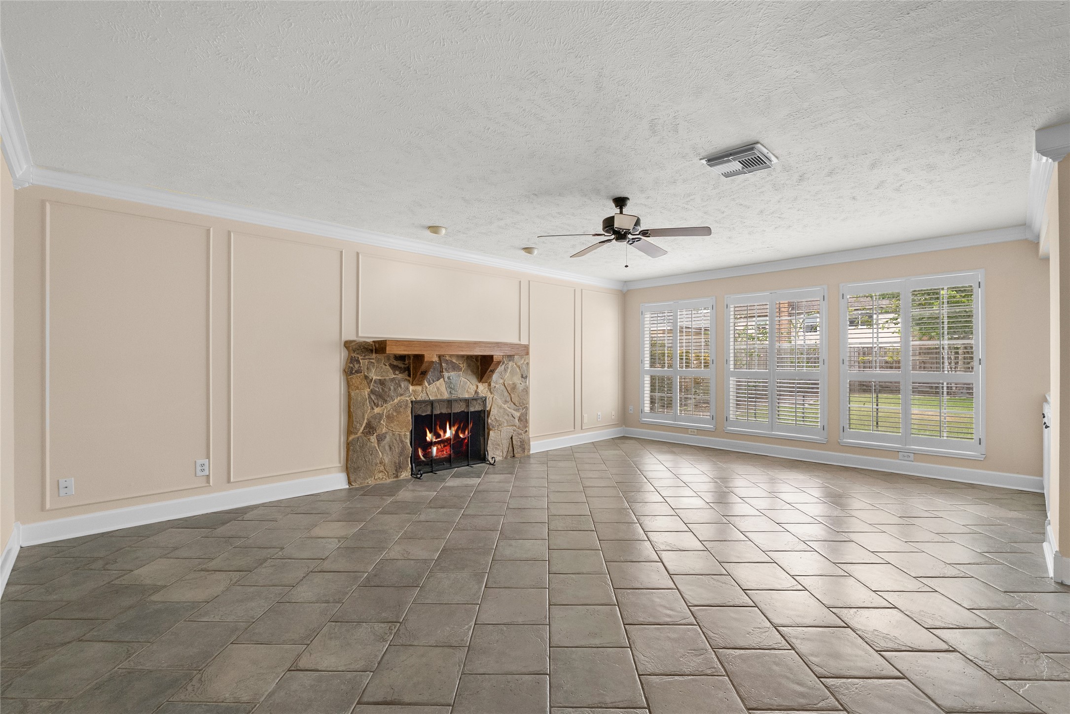 2104 Bay Hill Drive Property Photo 9