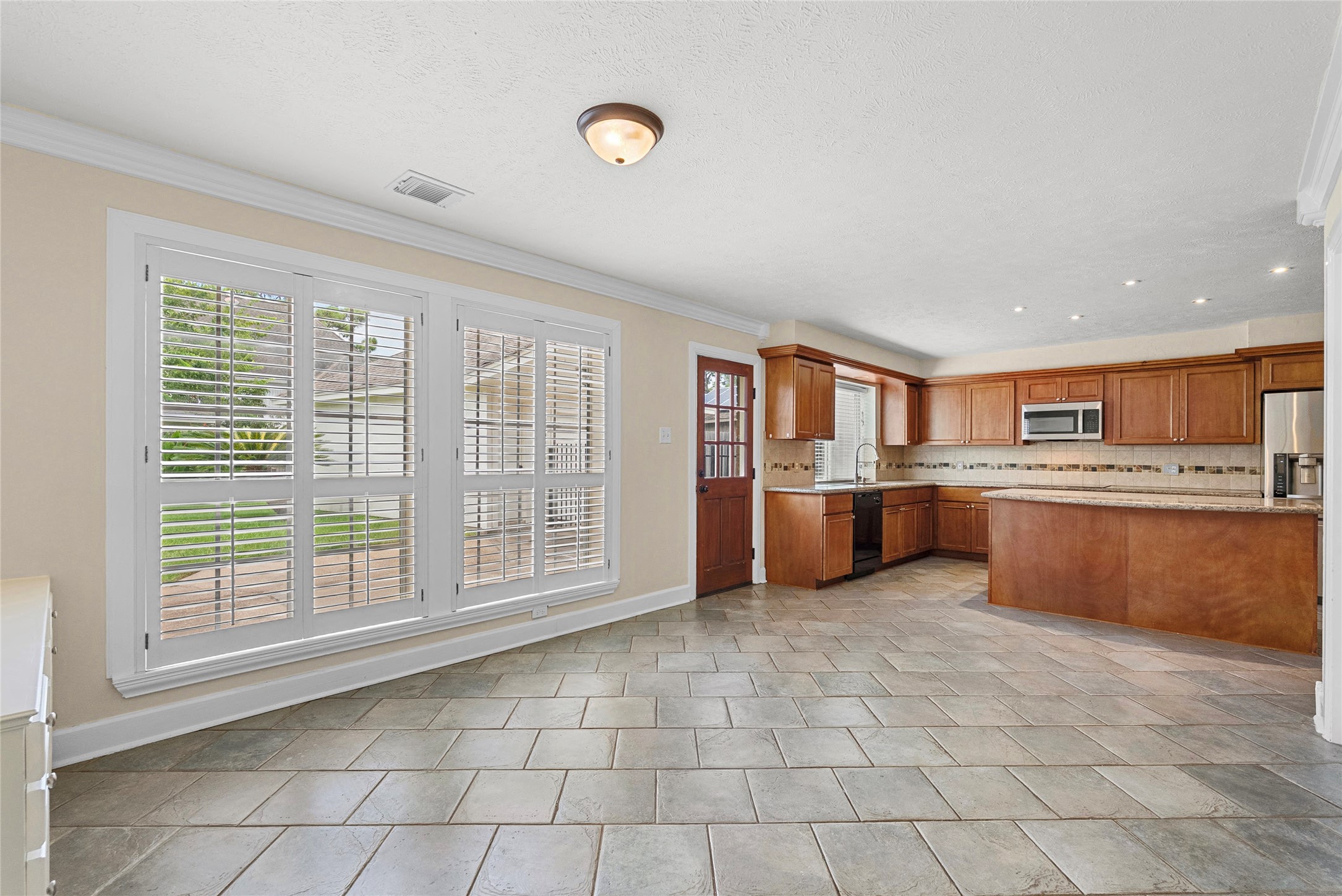 2104 Bay Hill Drive Property Photo 12