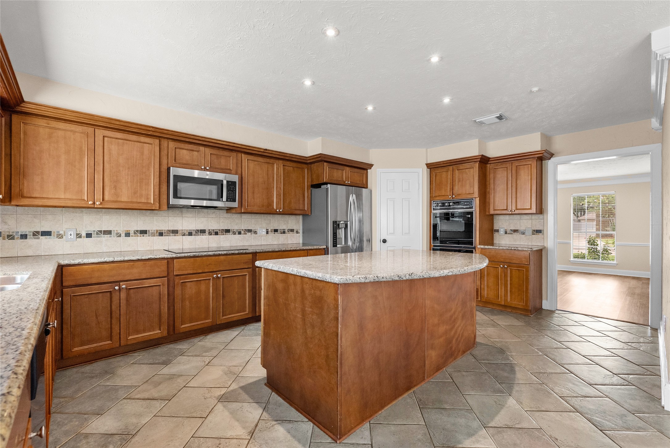 2104 Bay Hill Drive Property Photo 14