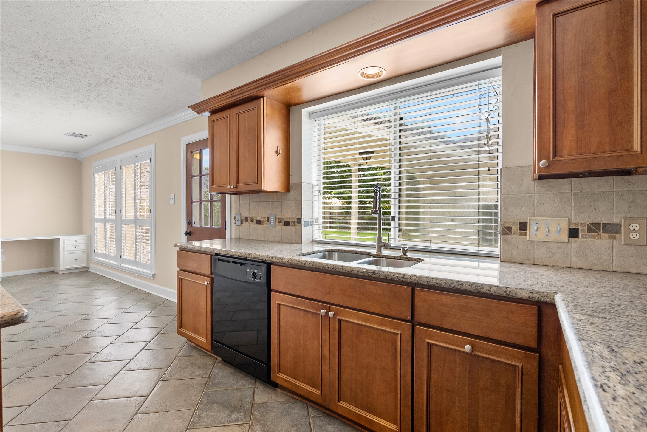 2104 Bay Hill Drive Property Photo 16