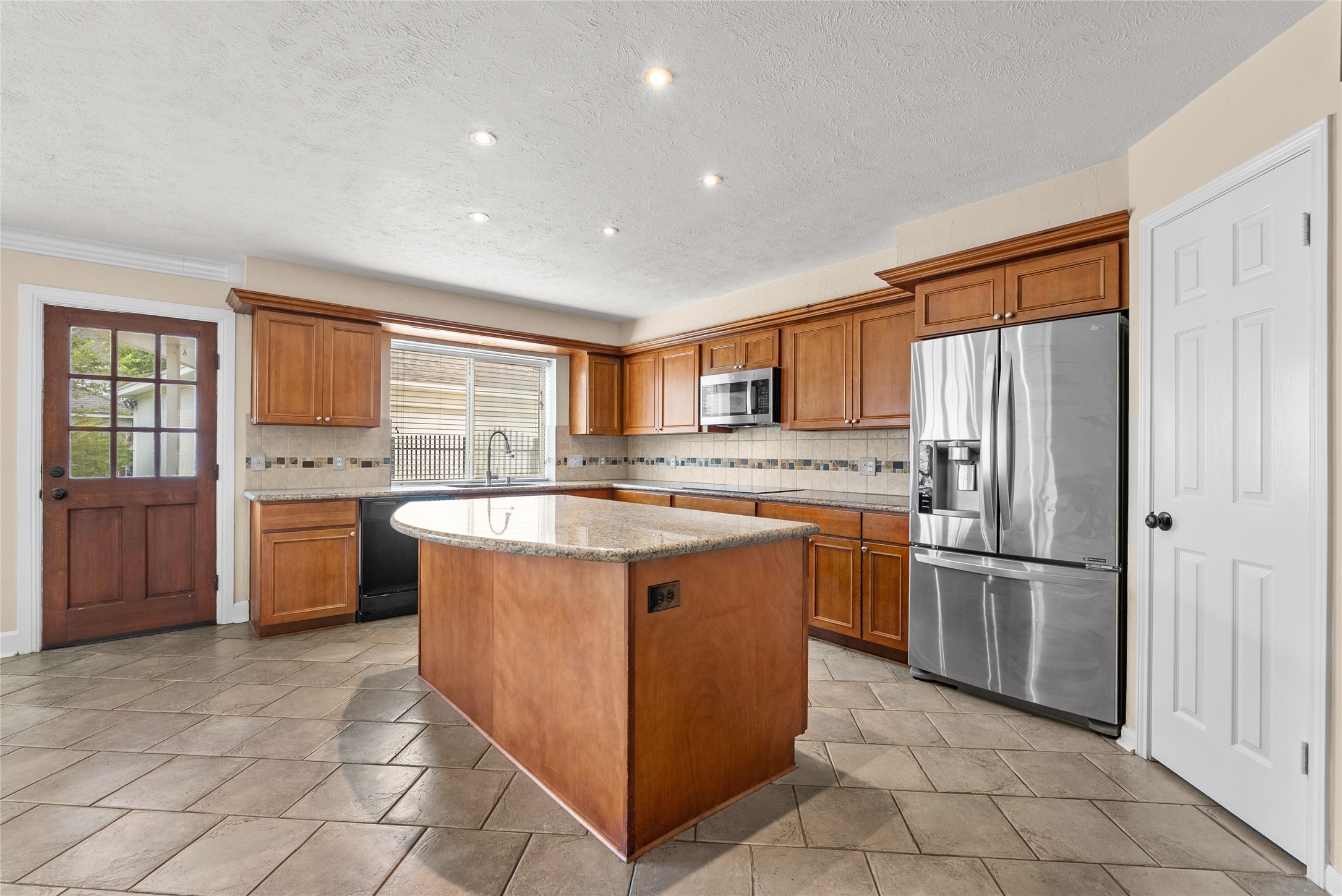 2104 Bay Hill Drive Property Photo 18