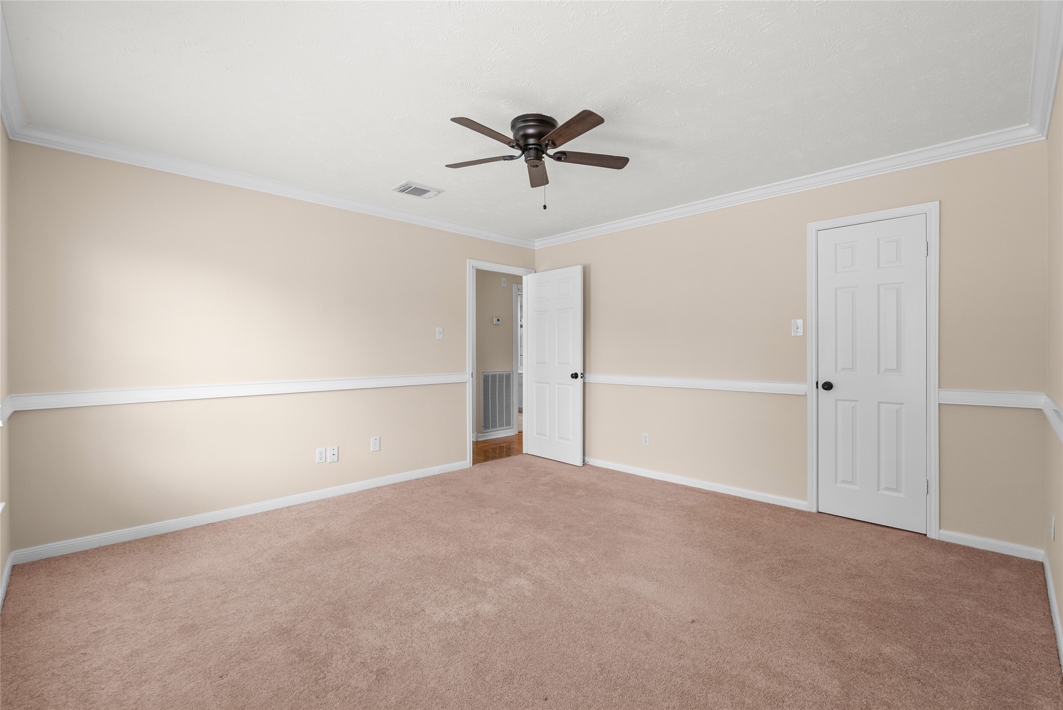 2104 Bay Hill Drive Property Photo 23
