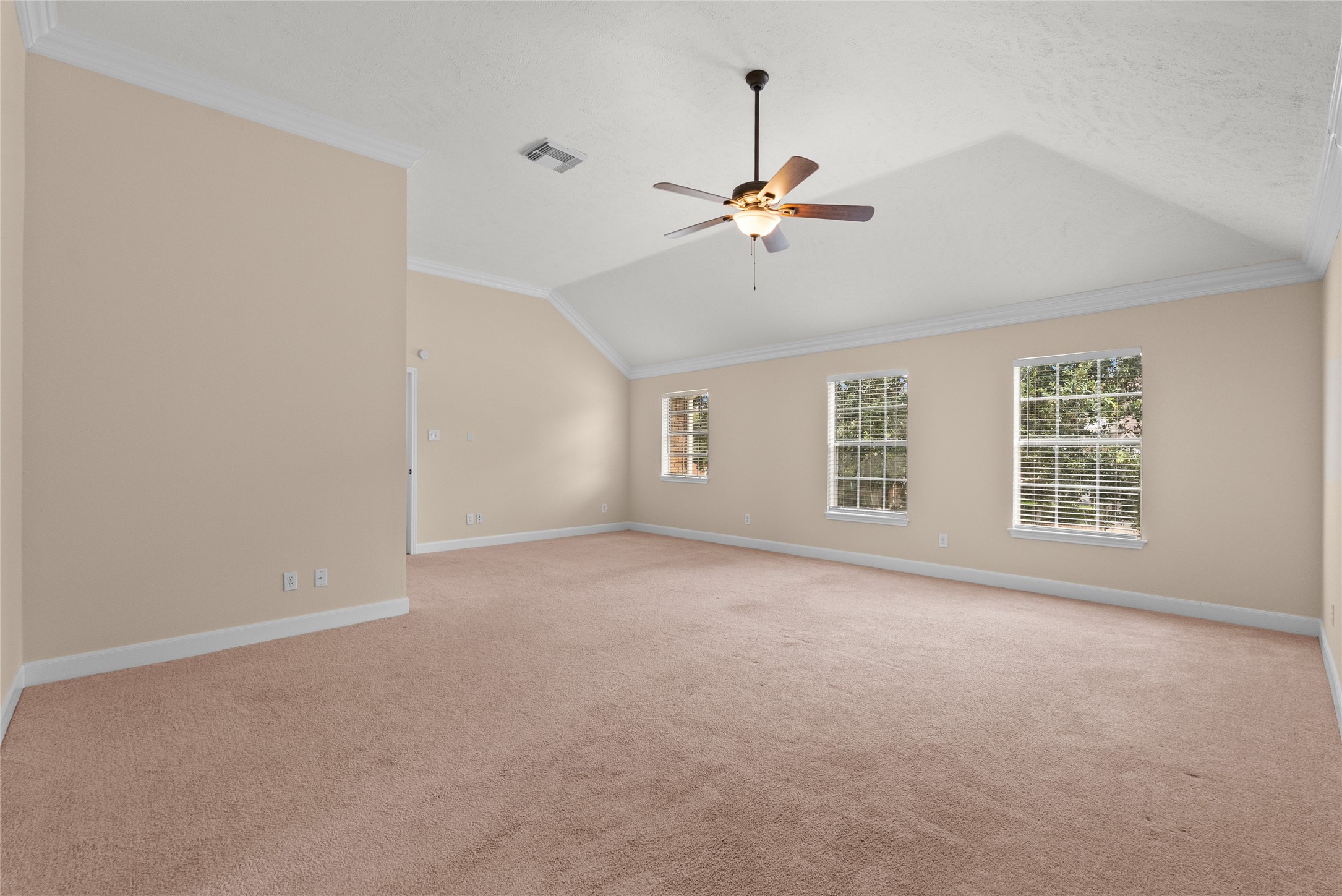 2104 Bay Hill Drive Property Photo 24