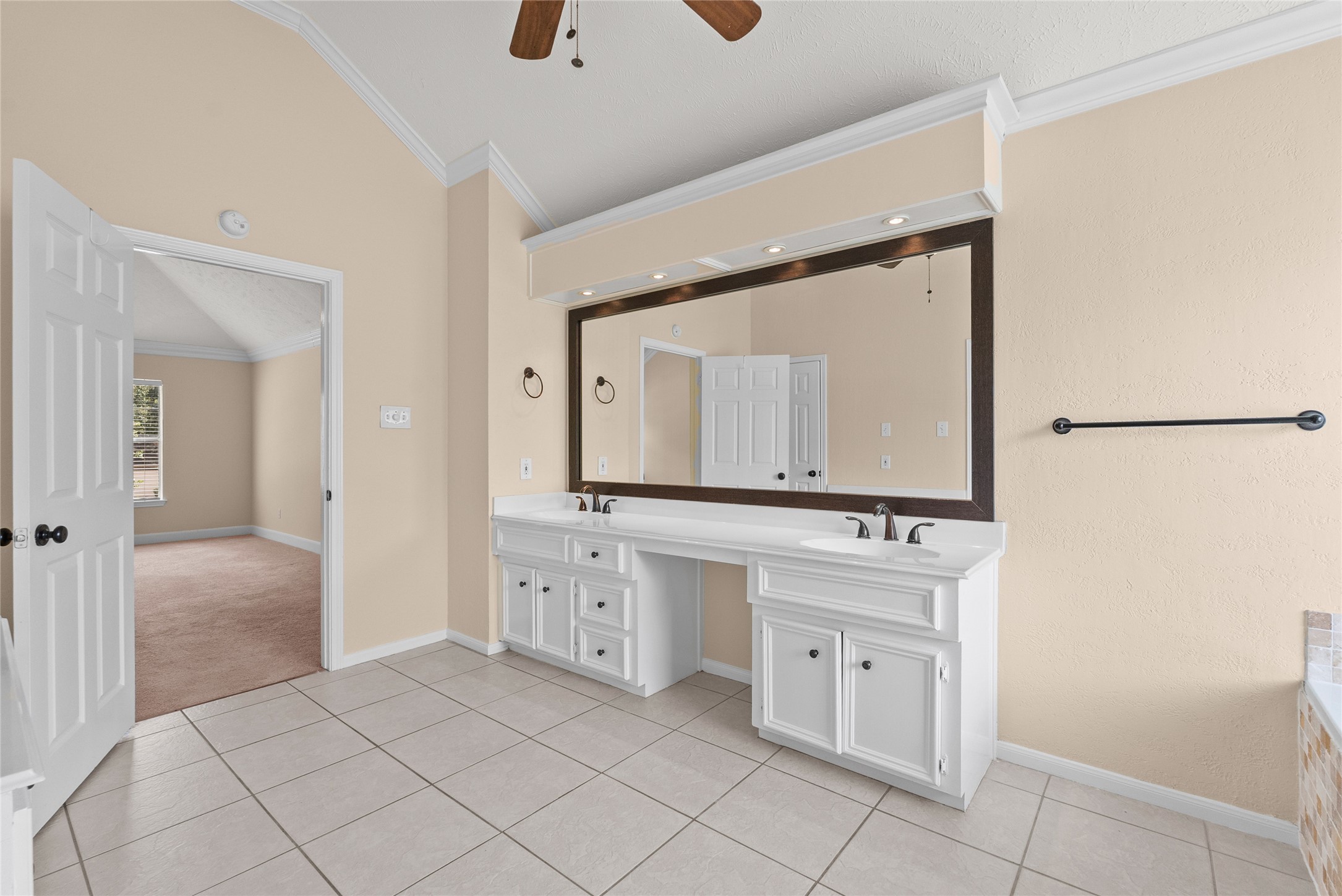 2104 Bay Hill Drive Property Photo 32
