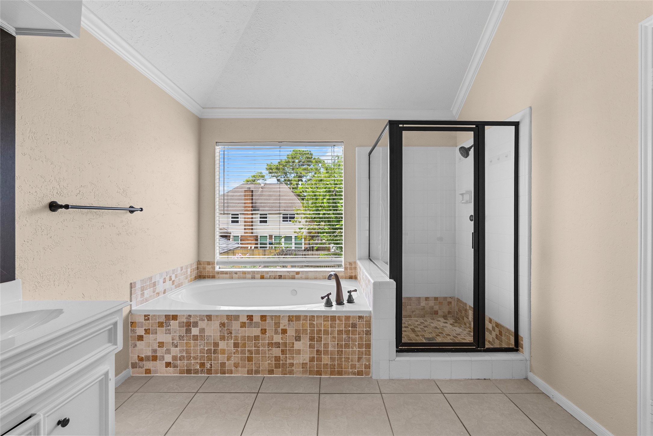 2104 Bay Hill Drive Property Photo 34