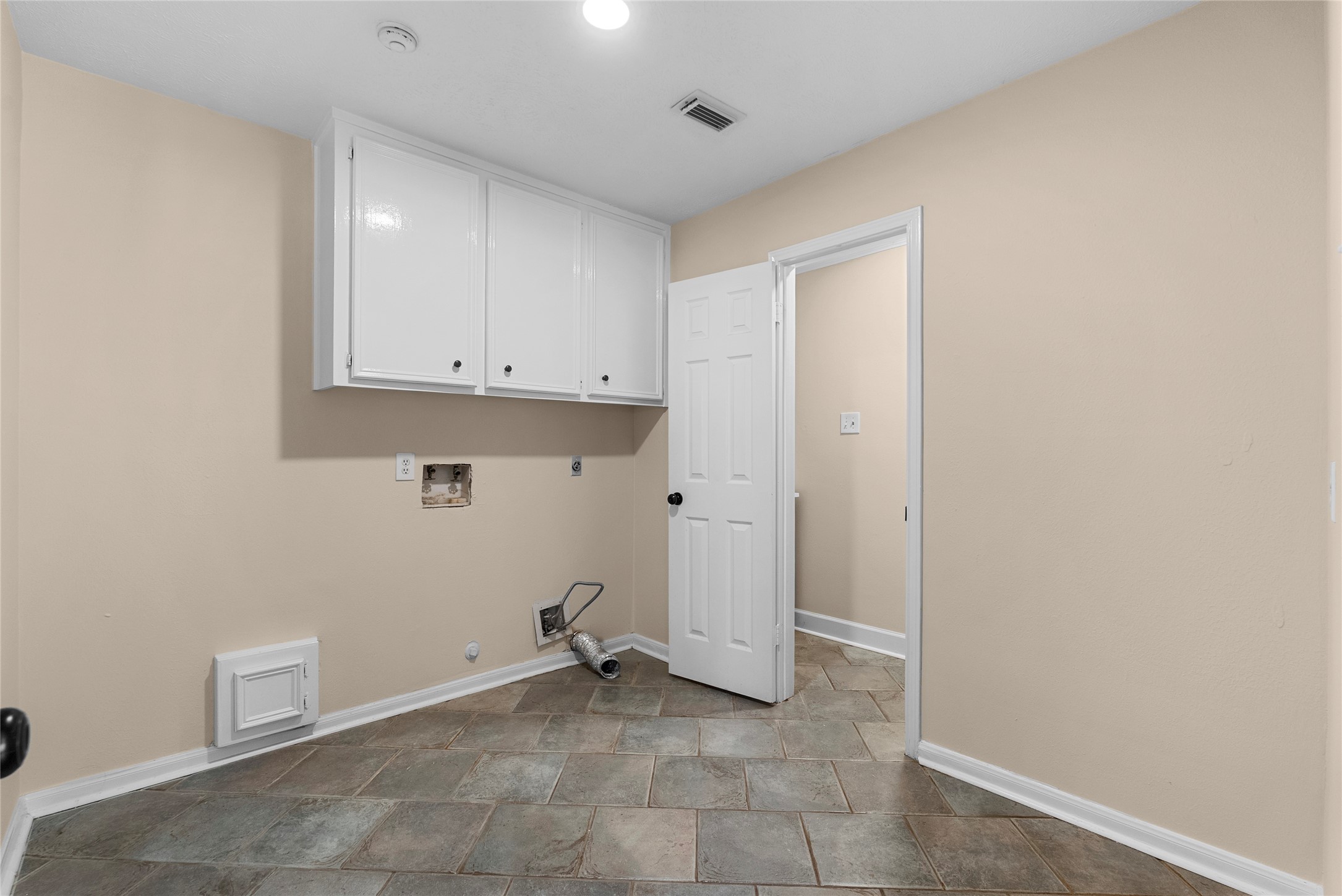 2104 Bay Hill Drive Property Photo 36