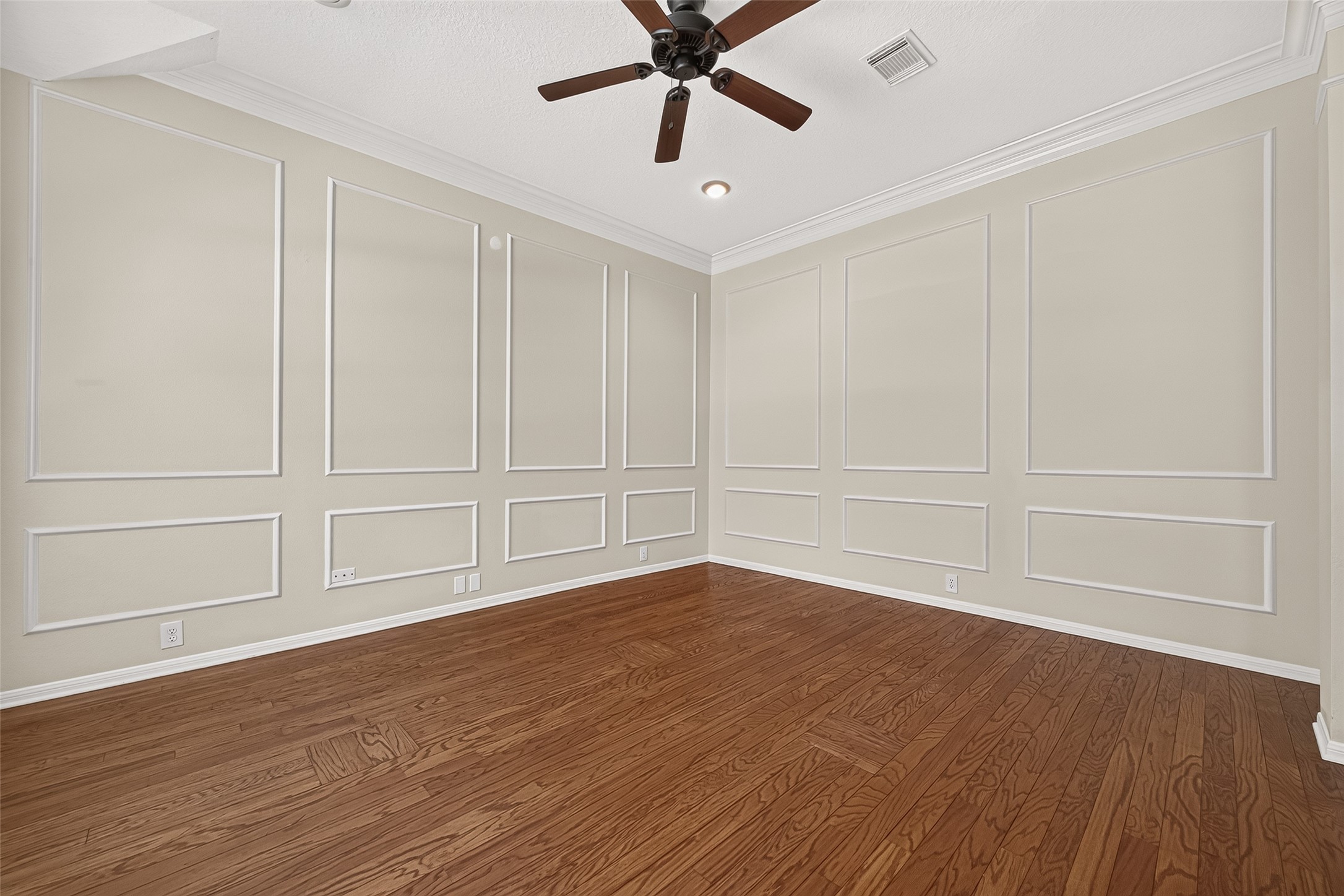 3215 Quiet Lake Drive Property Photo 8