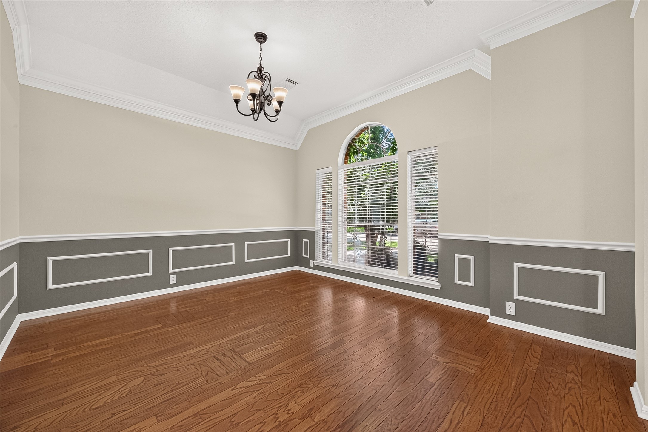 3215 Quiet Lake Drive Property Photo 9