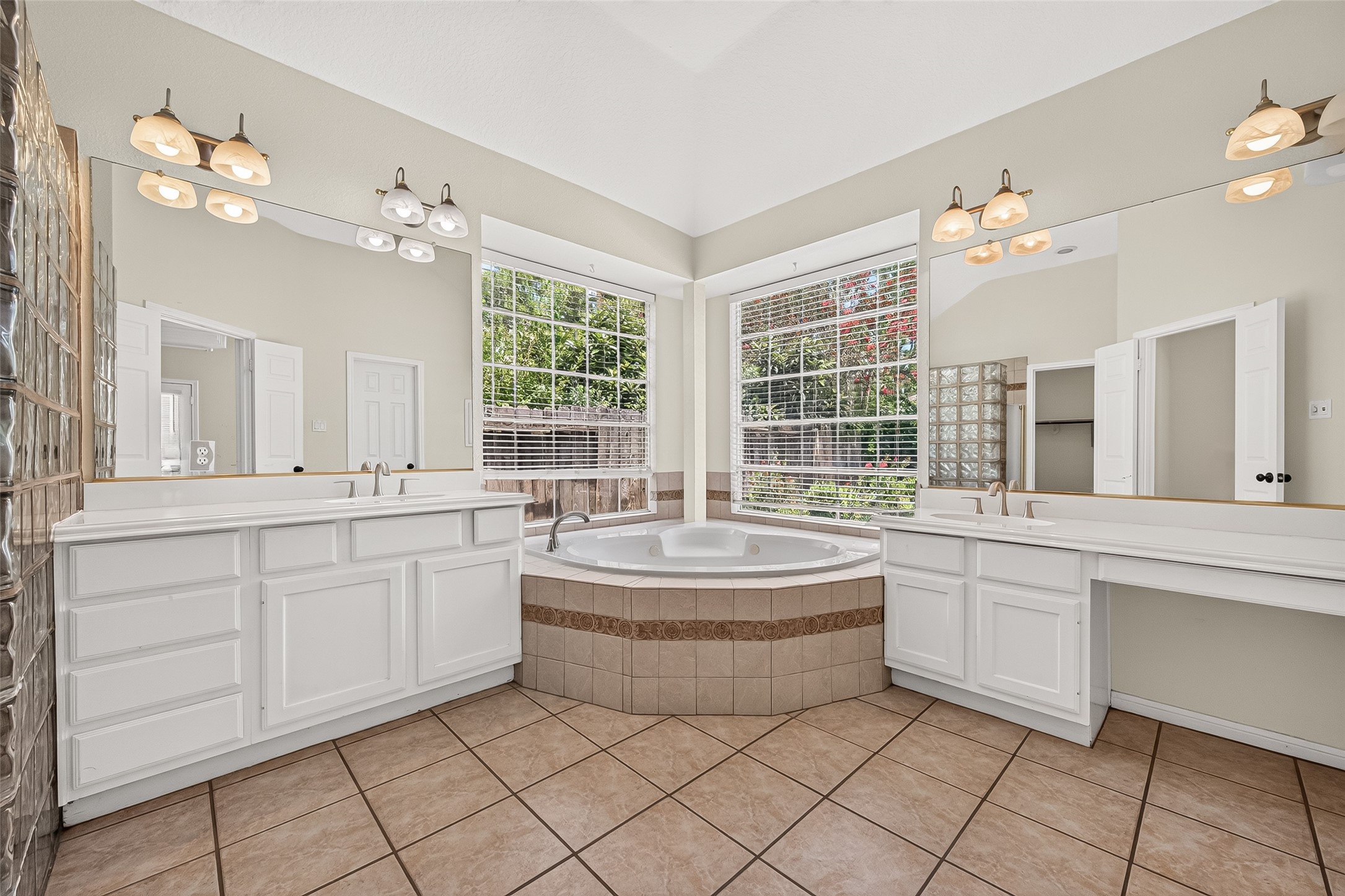 3215 Quiet Lake Drive Property Photo 21