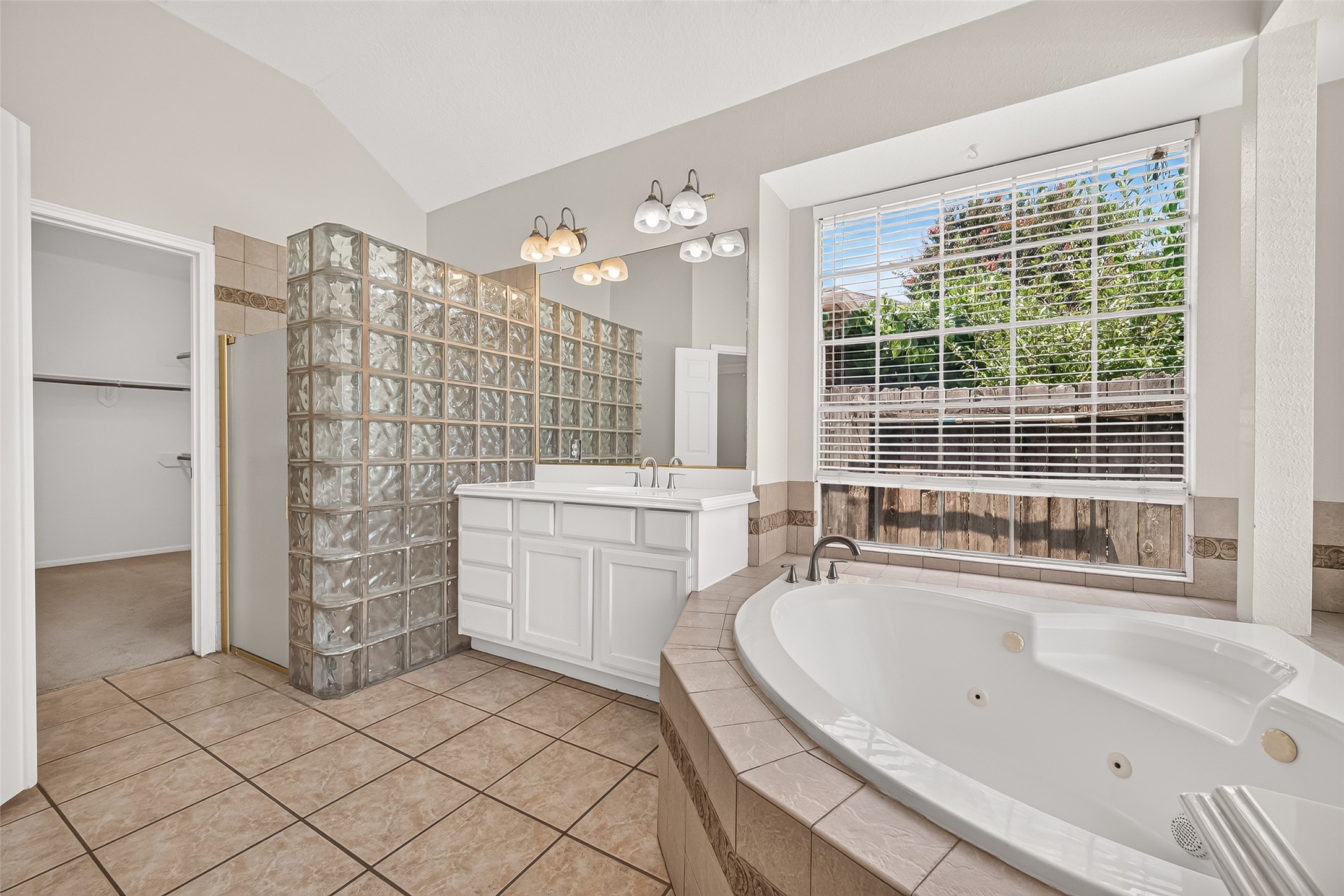 3215 Quiet Lake Drive Property Photo 22