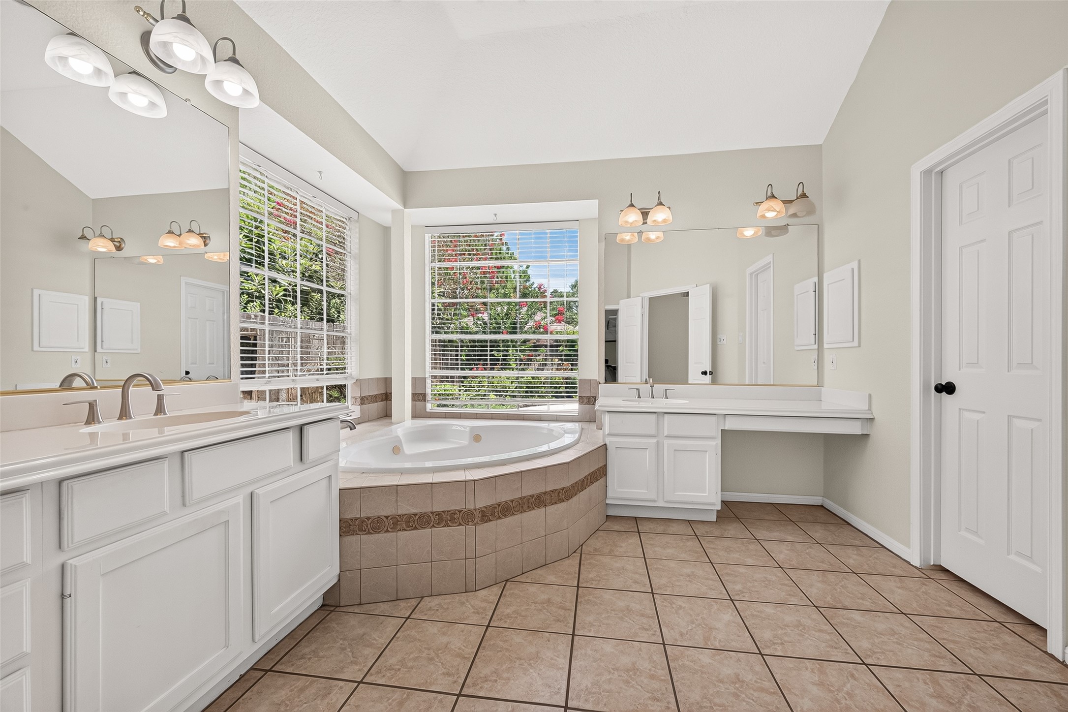 3215 Quiet Lake Drive Property Photo 23