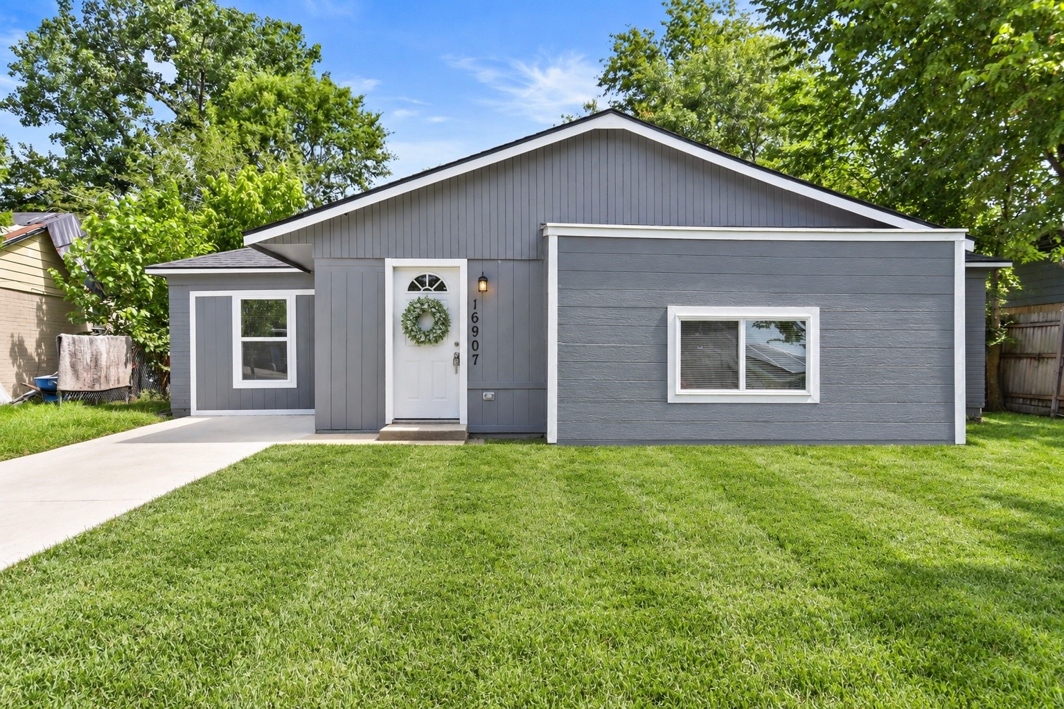 16907 Argyle Road Property Photo 1