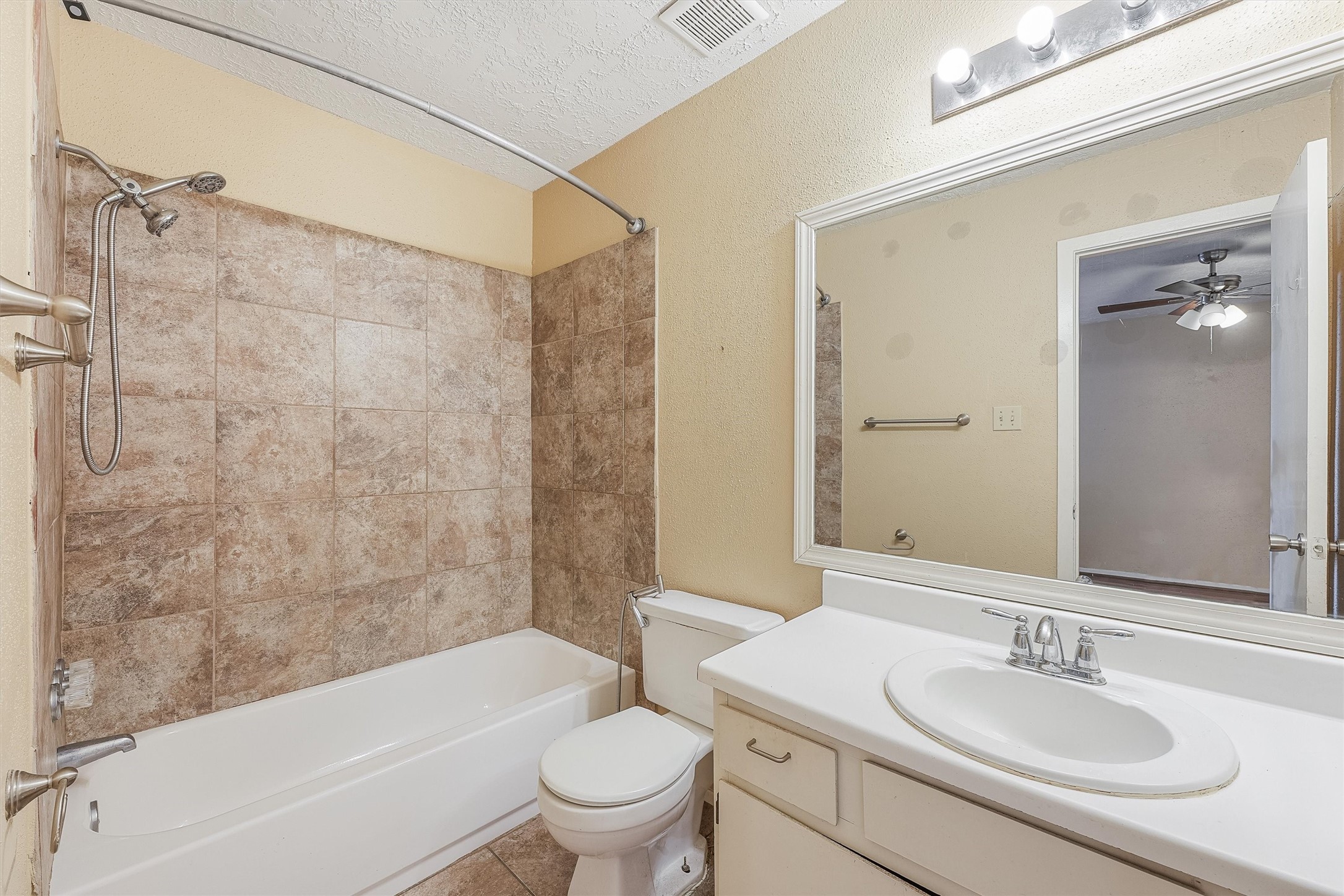 19459 Cypress Canyon Drive Property Photo 16