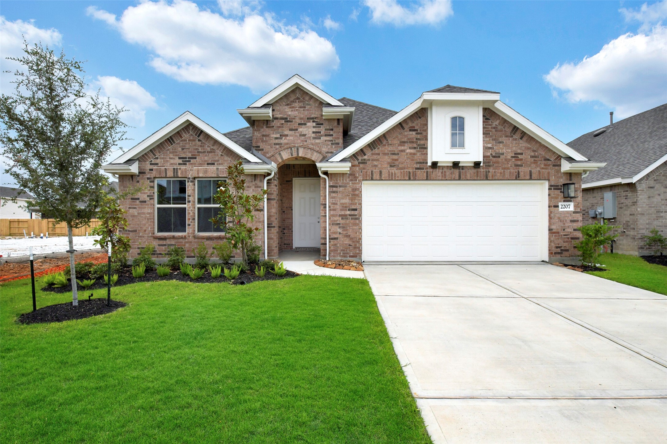 2207 Villa Flora Lane Property Photo 1