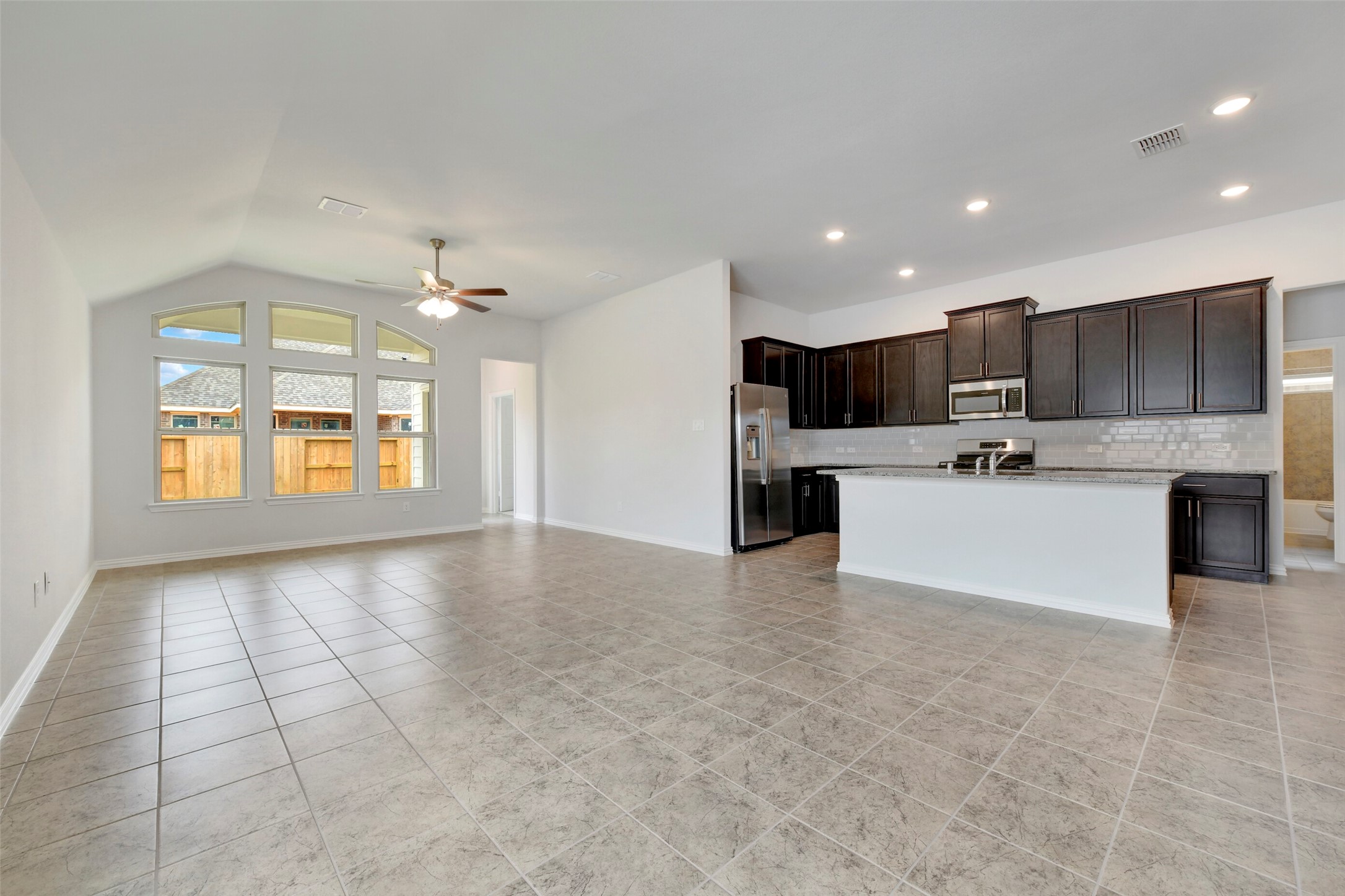 2207 Villa Flora Lane Property Photo 3