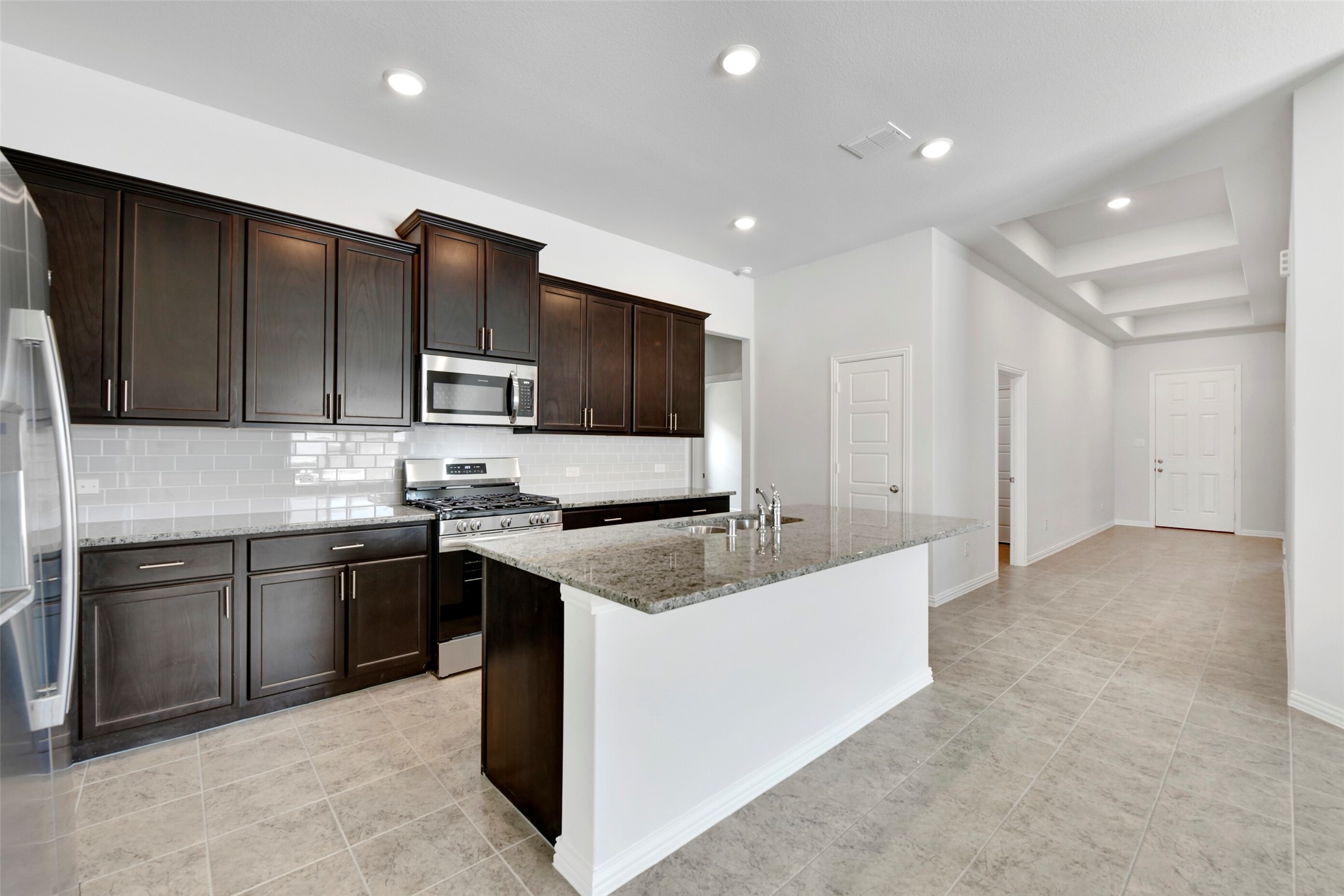 2207 Villa Flora Lane Property Photo 5