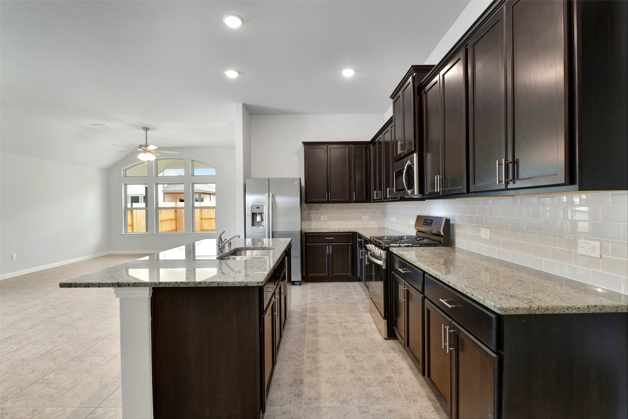 2207 Villa Flora Lane Property Photo 6