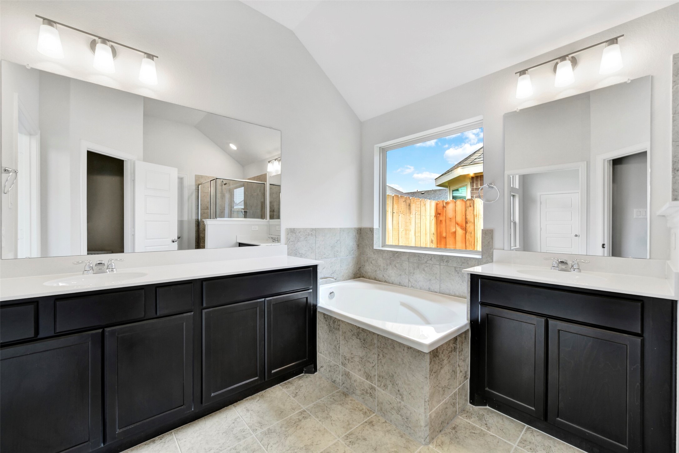 2207 Villa Flora Lane Property Photo 13