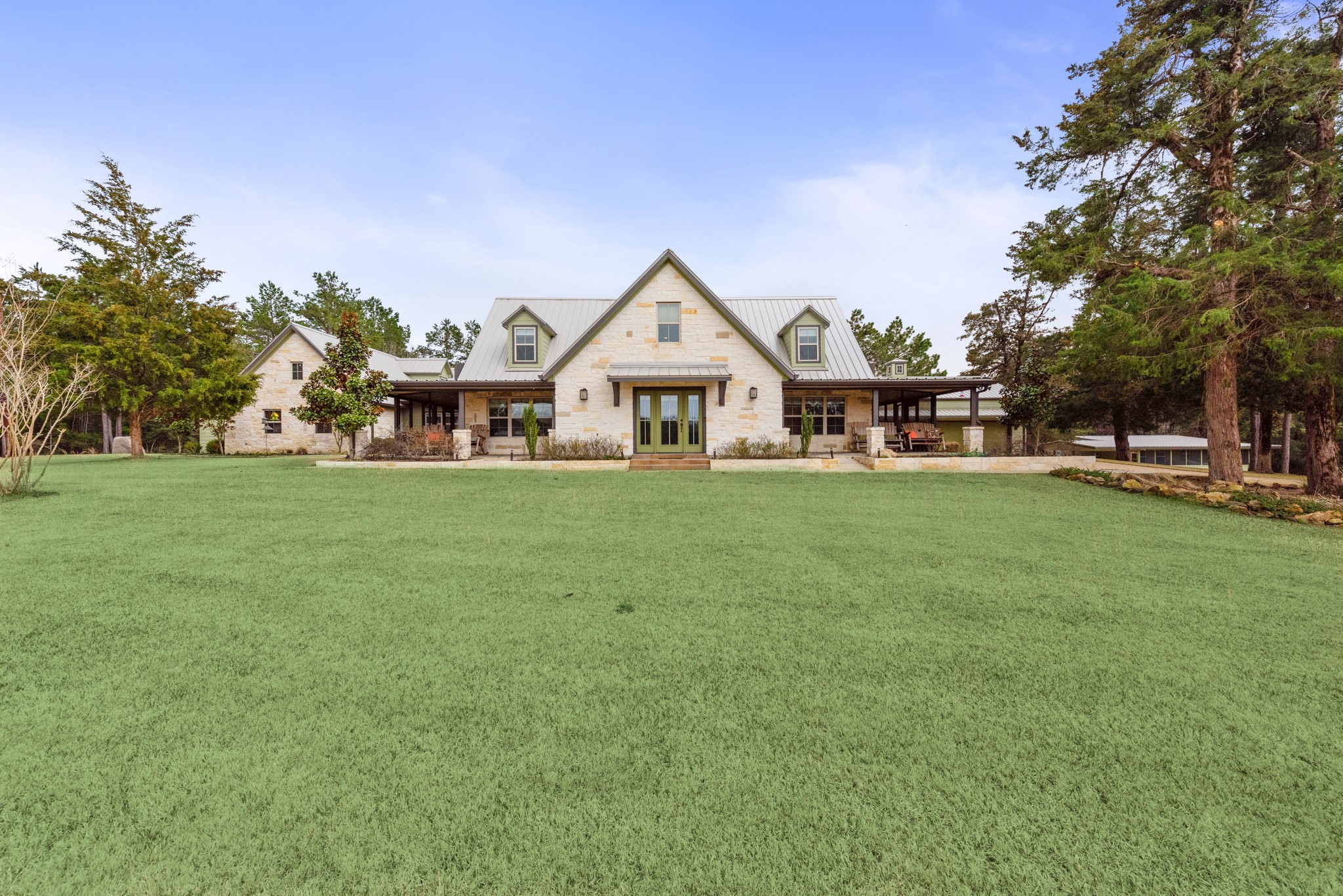 17042 State Highway 21 E Property Photo 1