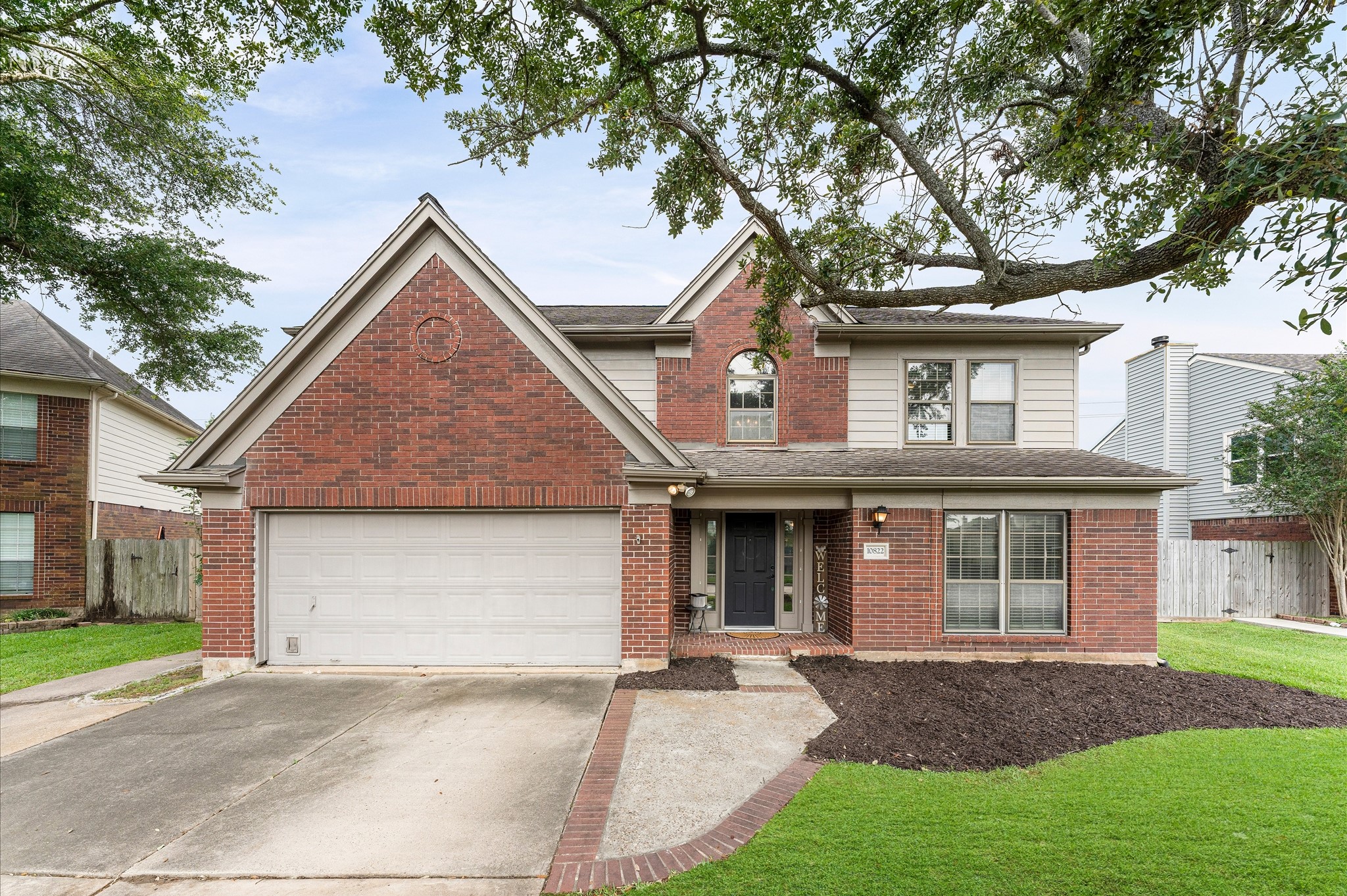 10822 Spruce Drive S Property Photo 2
