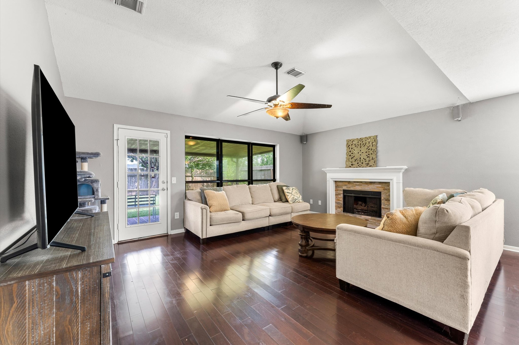 10822 Spruce Drive S Property Photo 11