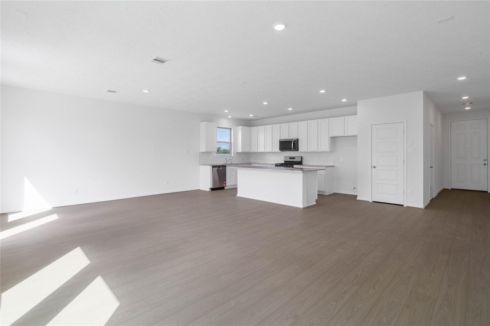 5412 Kindred Street Property Photo 8
