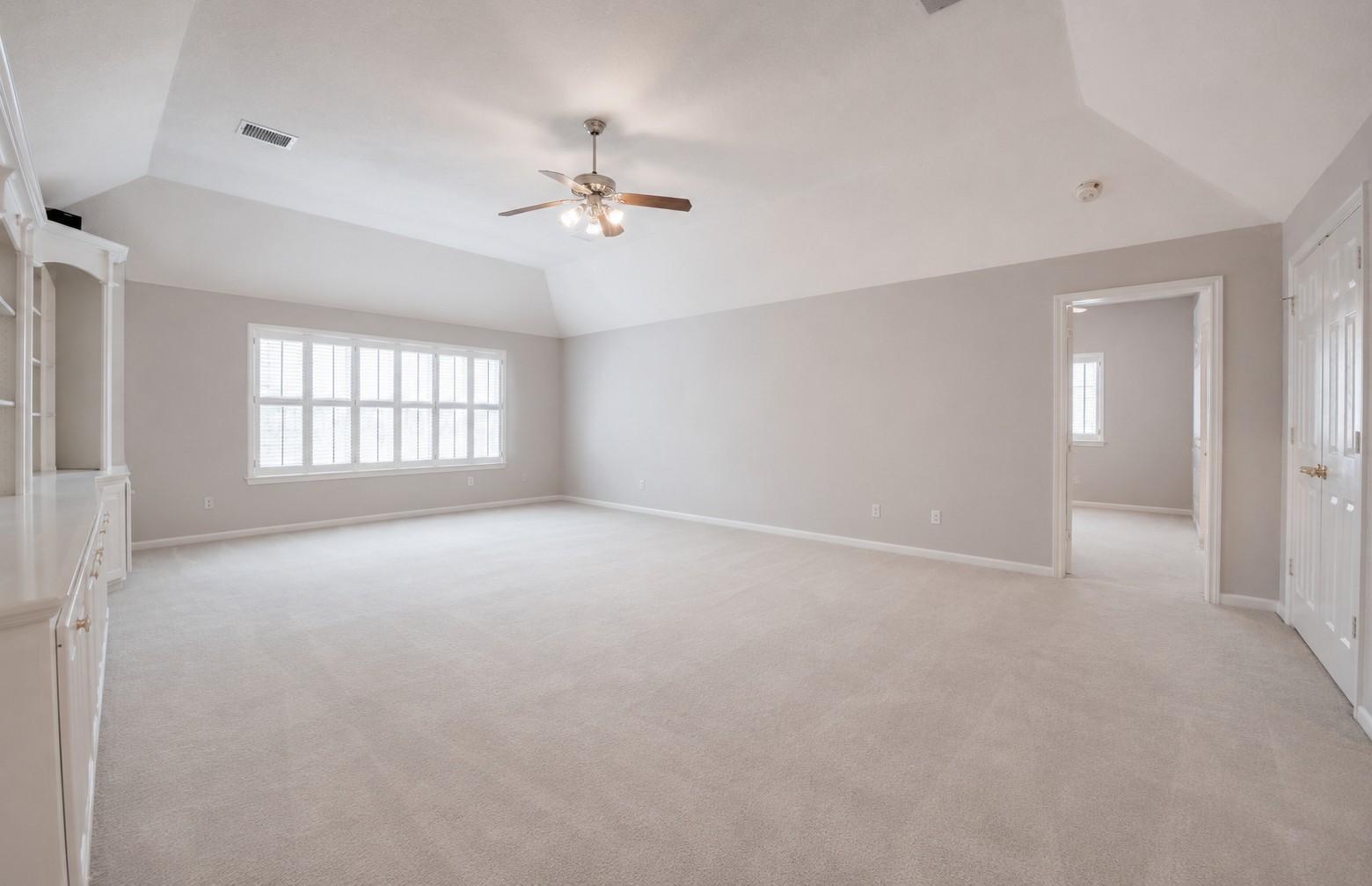 1303 Red Oak Court Property Photo 19