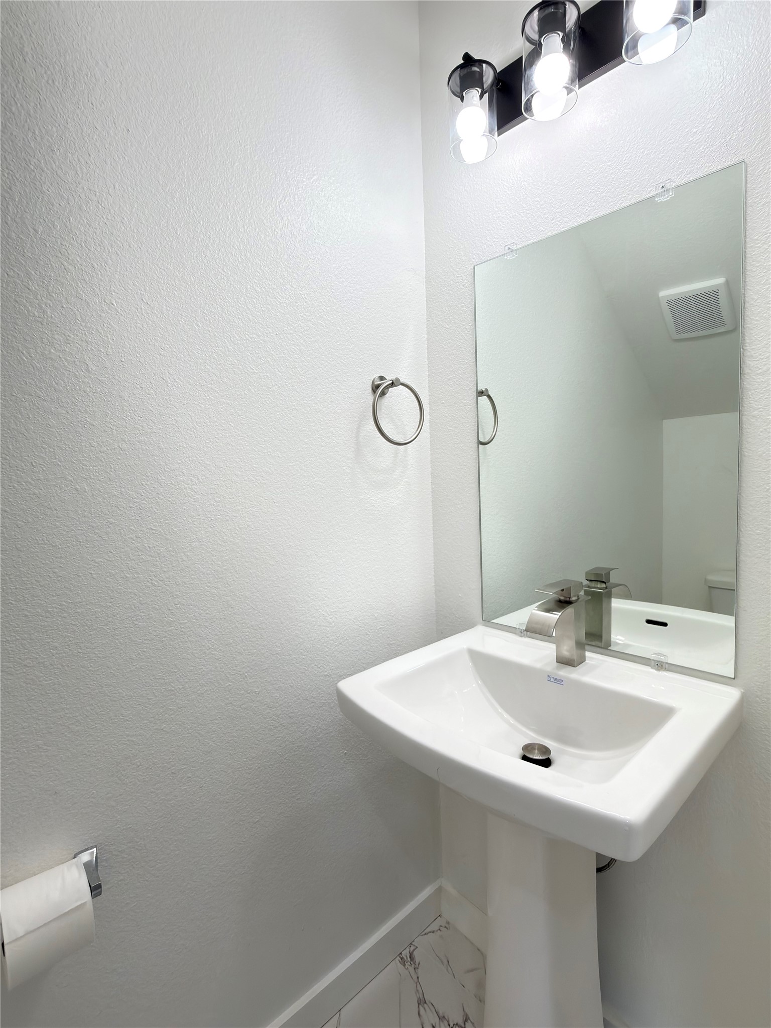 7502 Laura Koppe Road B Property Photo 8