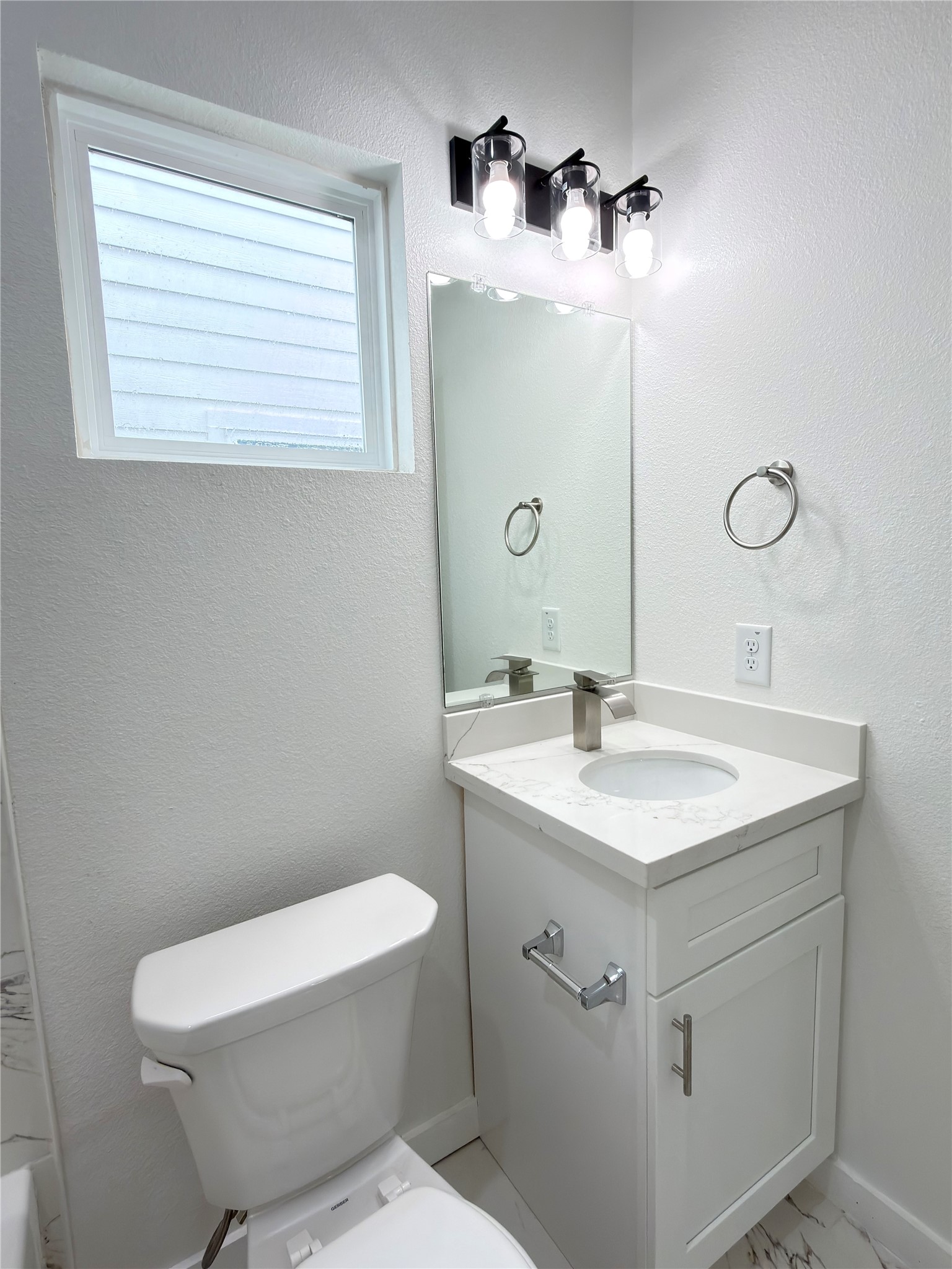 7502 Laura Koppe Road B Property Photo 10