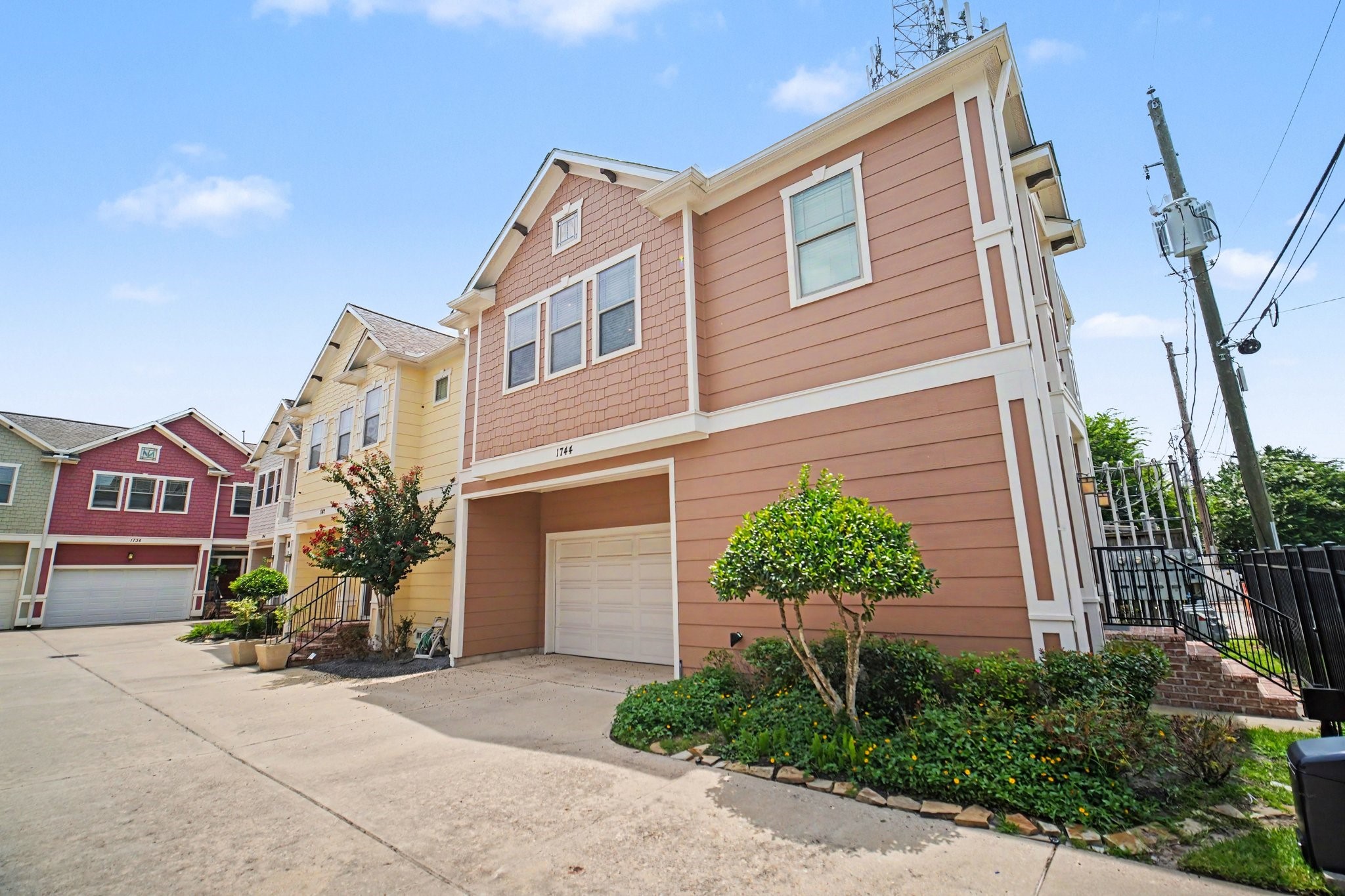 1744 W 25th Street Property Photo 1