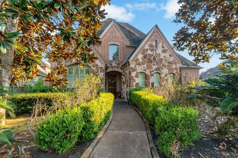 22 Waters Lake Boulevard Property Photo 2